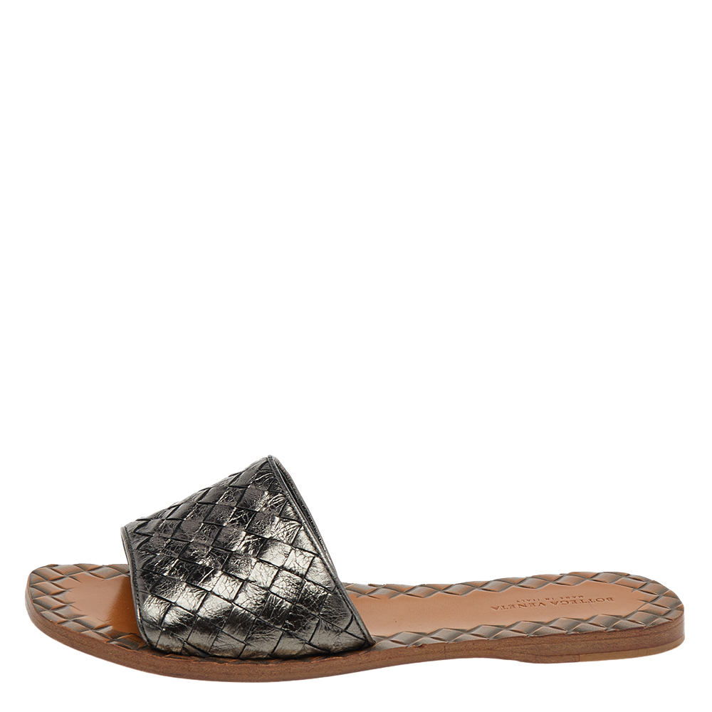 

Bottega Veneta Metallic Intrecciato Leather Flat Slides Size
