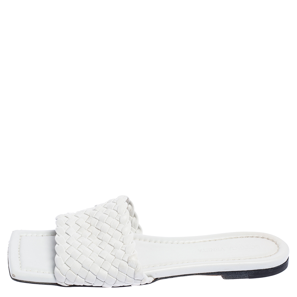 

Bottega Veneta White Intrecciato Leather Square Toe Flat Slides Size