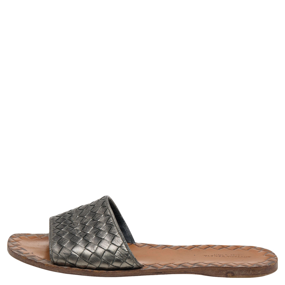 

Bottega Veneta Metallic Intrecciato Leather Flat Slides Size