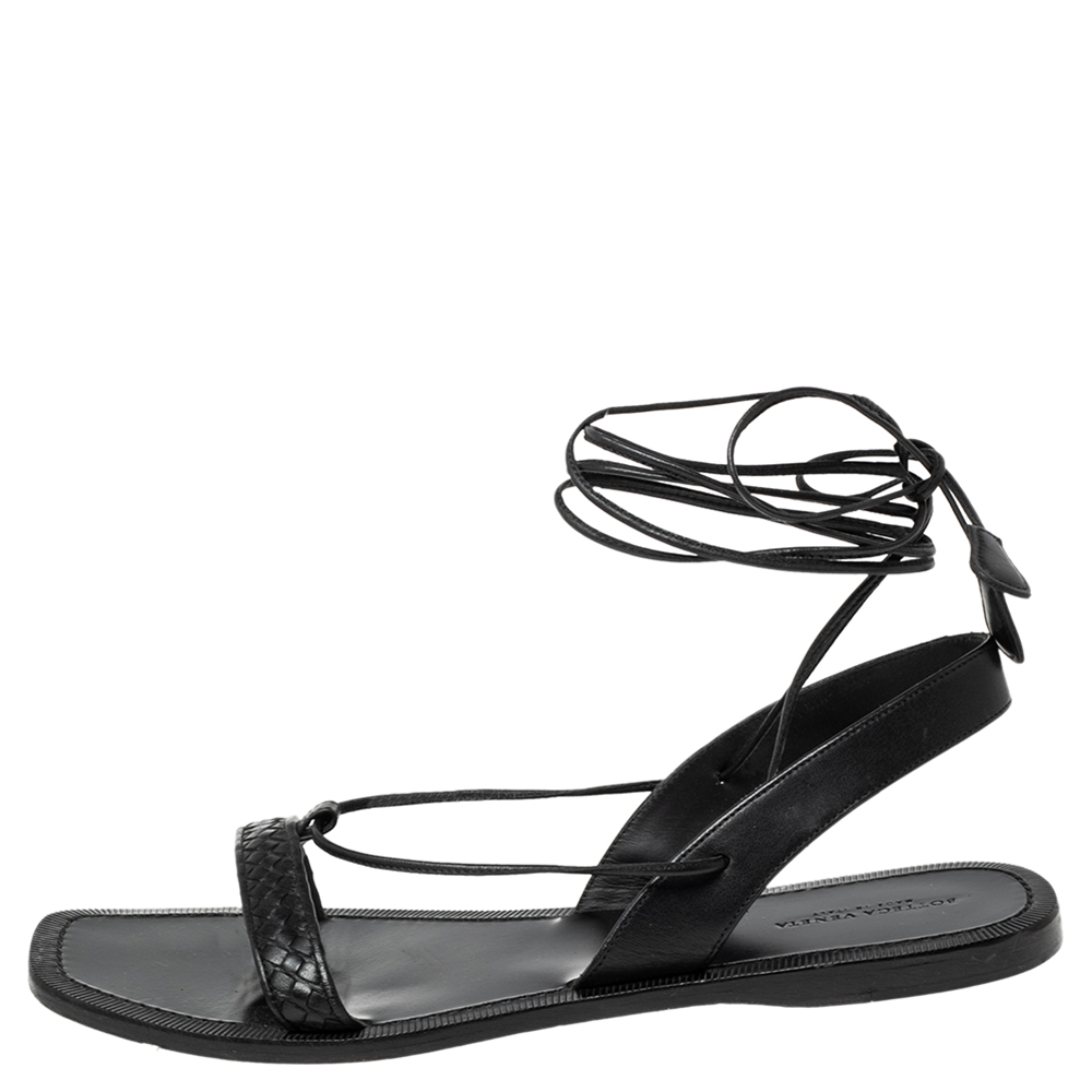 

Bottega Veneta Black Intrecciato Leather Tie-Up Flat Sandals Size