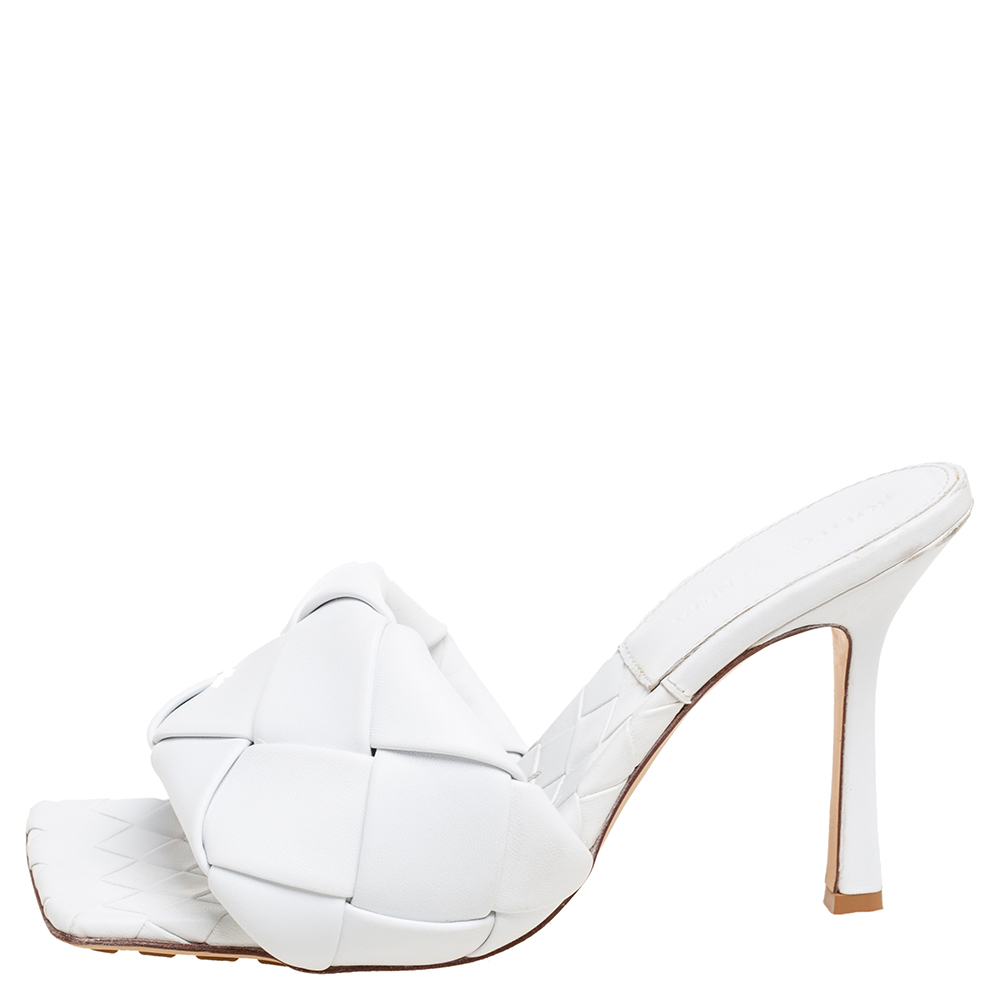 

Bottega Veneta White Intrecciato Leather Square Toe Slide Sandals Size