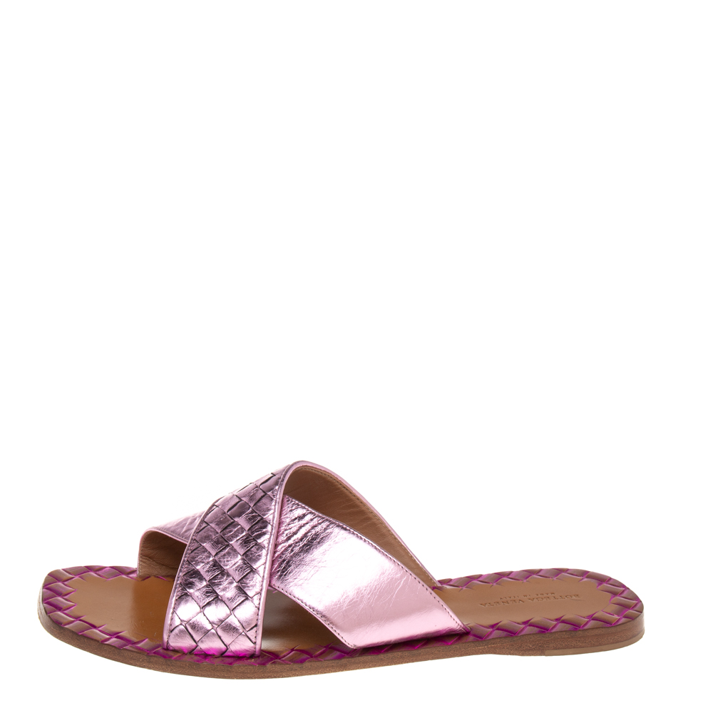 

Bottega Veneta Pink Intrecciato Leather Flat Sandals Size