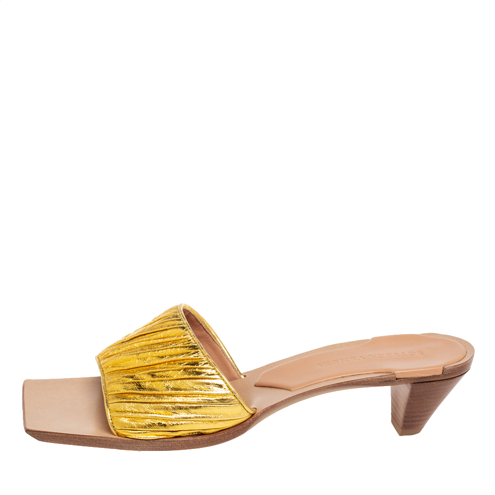 

Bottega Veneta Gold Pleated Leather Slide Sandals Size