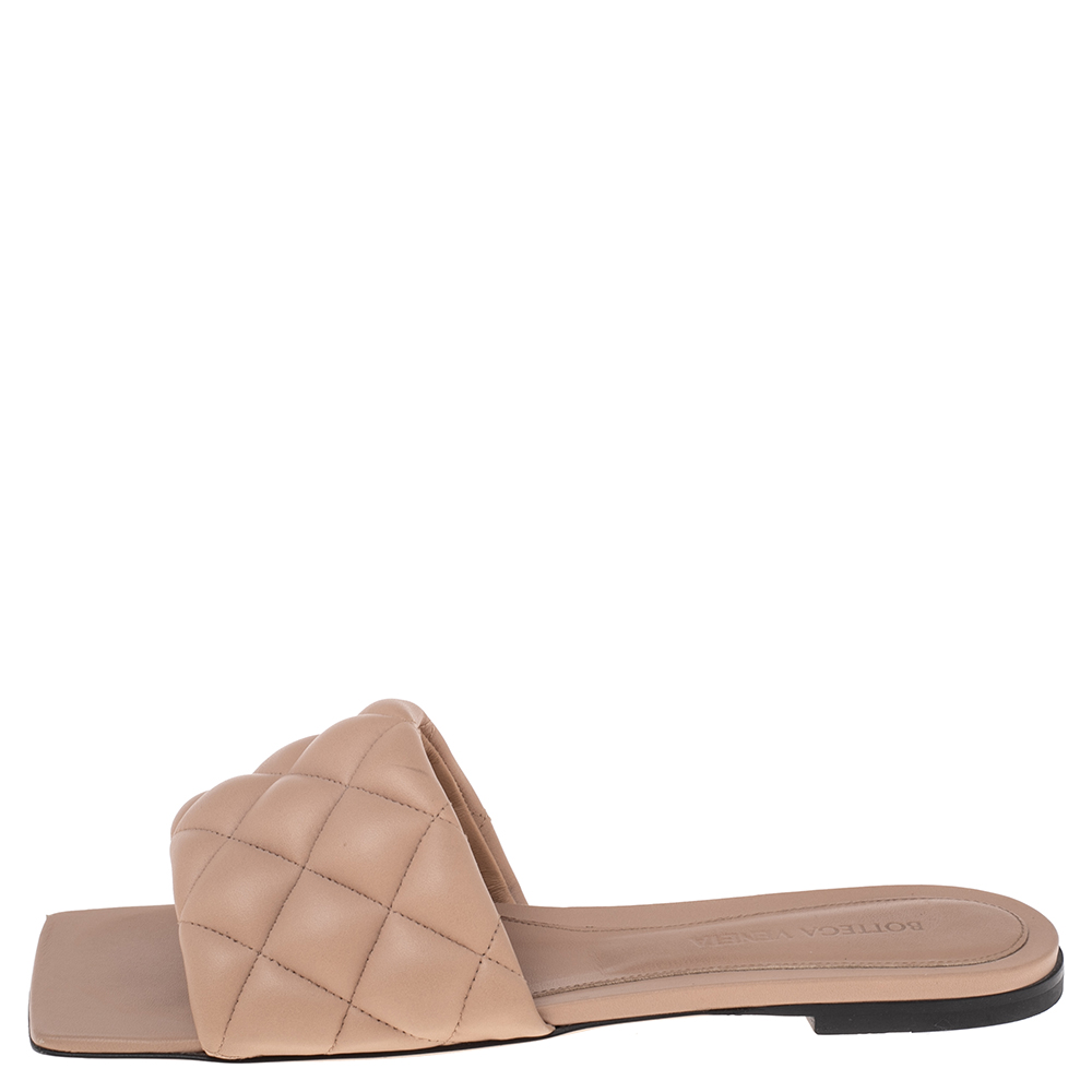 

Bottega Veneta Beige Quilted Leather Lido Flat Sandals Size