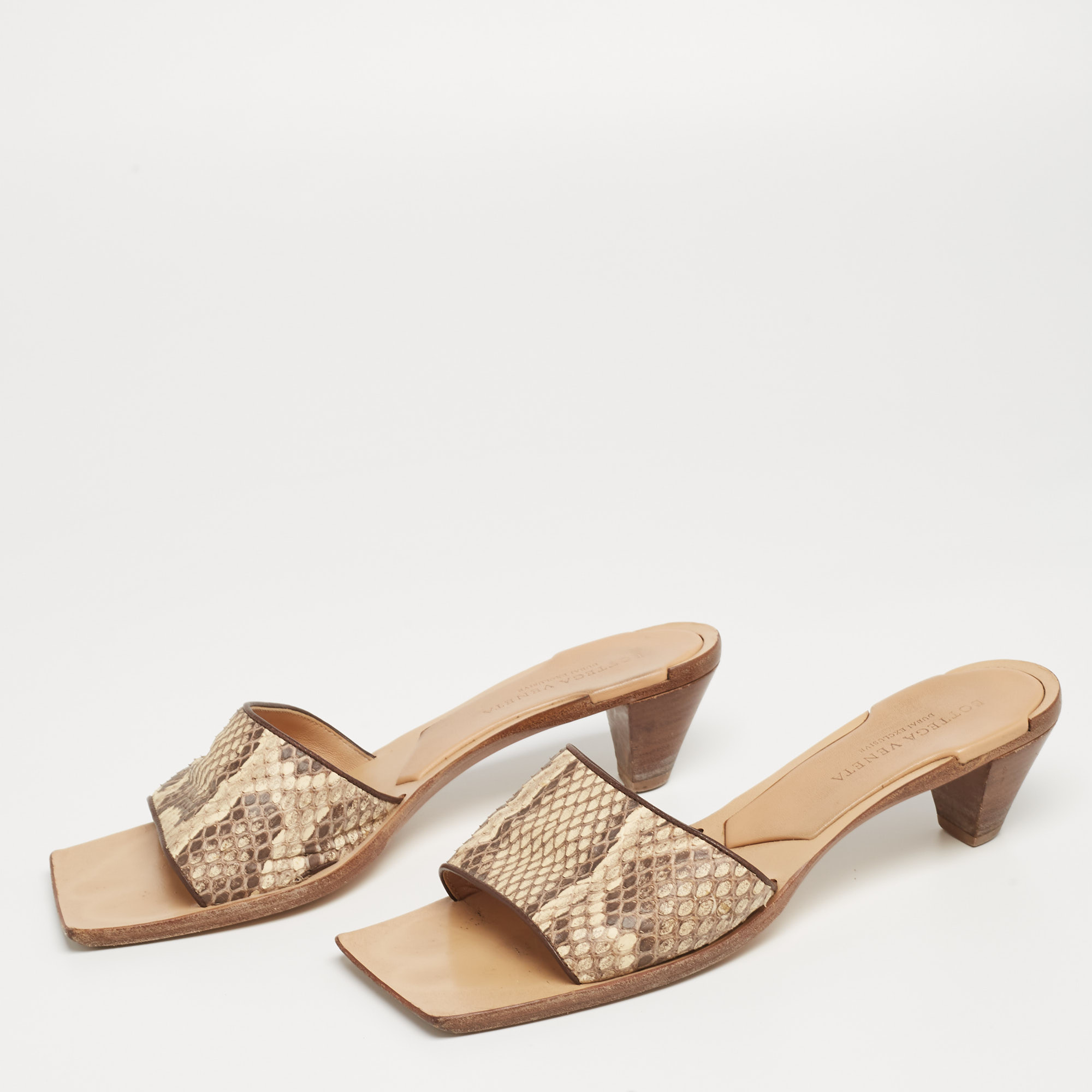 

Bottega Veneta Beige/Brown Python Leather Square Toe Slide Sandals Size
