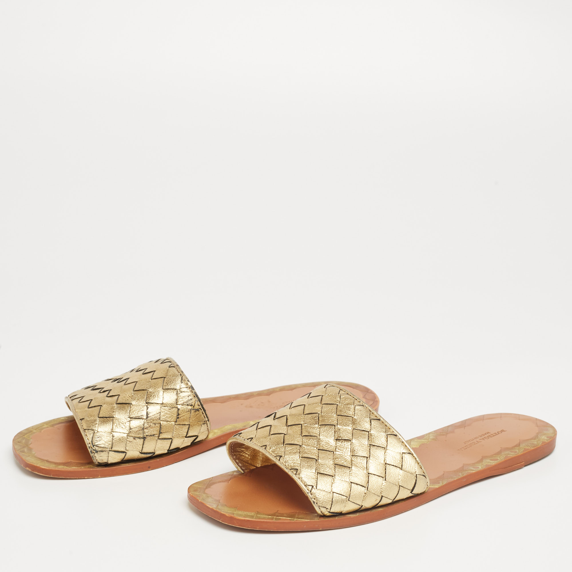 

Bottega Veneta Gold Intrecciato Leather Flat Slides Size
