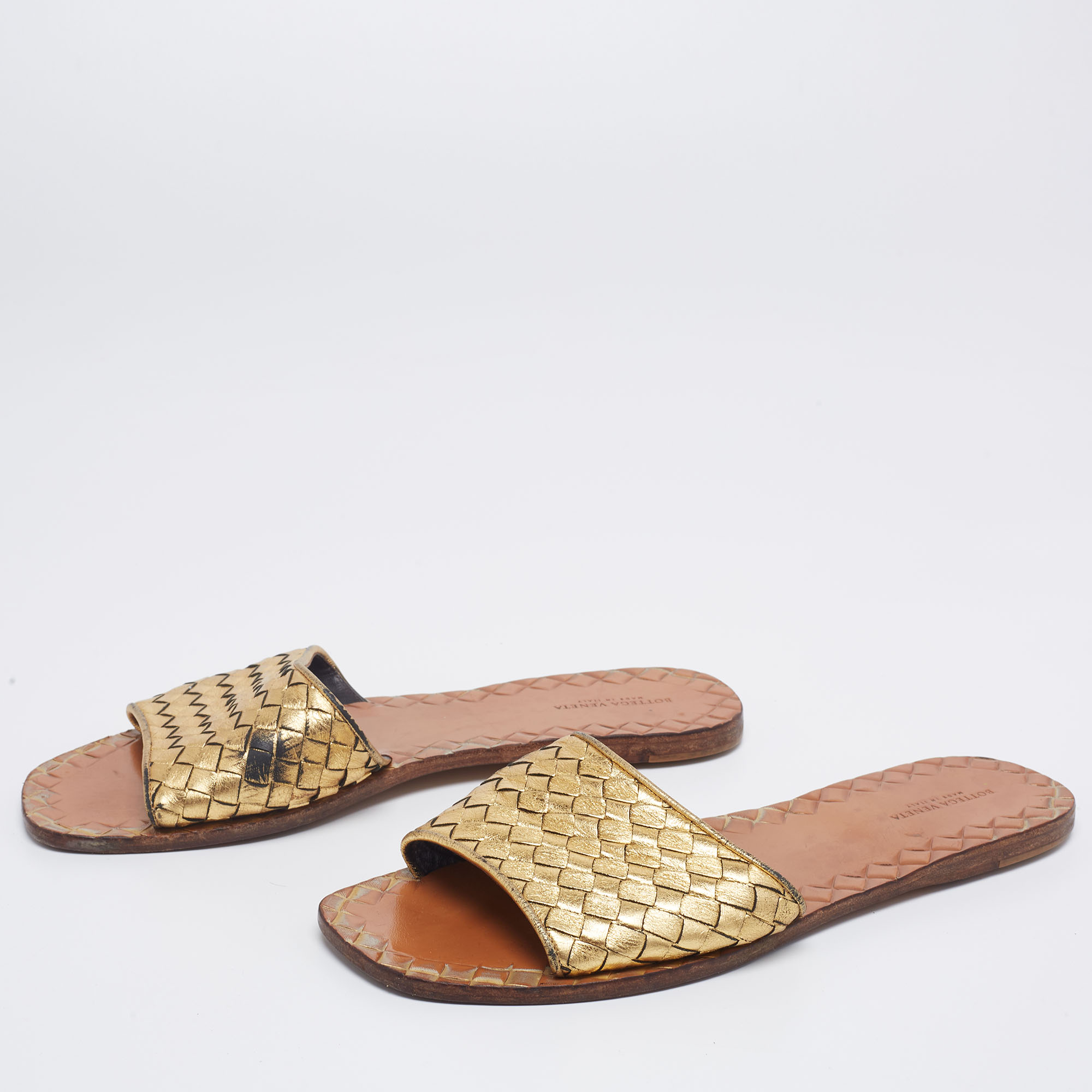 

Bottega Veneta Gold Intrecciato Leather Flat Slides Size