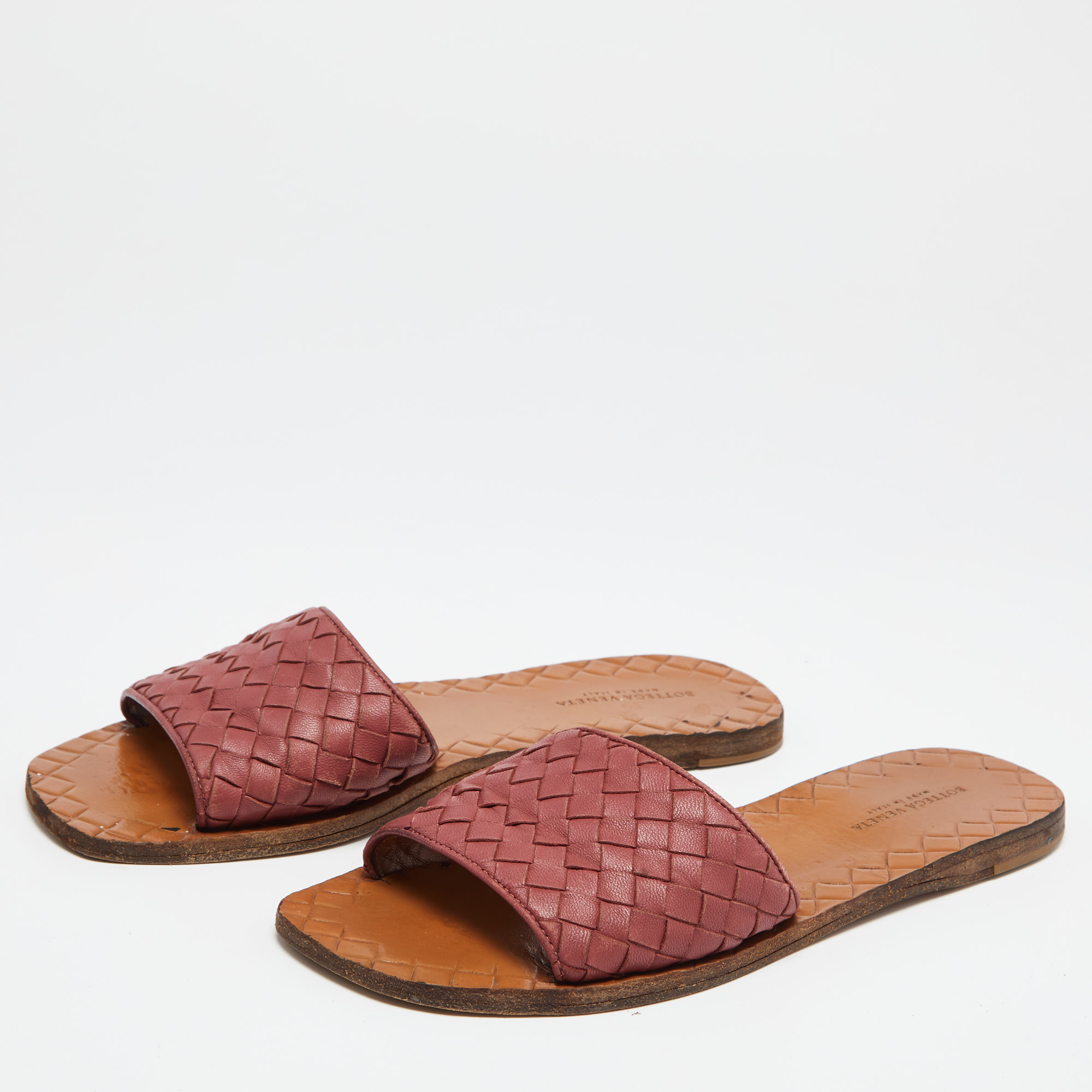 

Bottega Veneta Pink Intrecciato Leather Revello Flat Sandals Size
