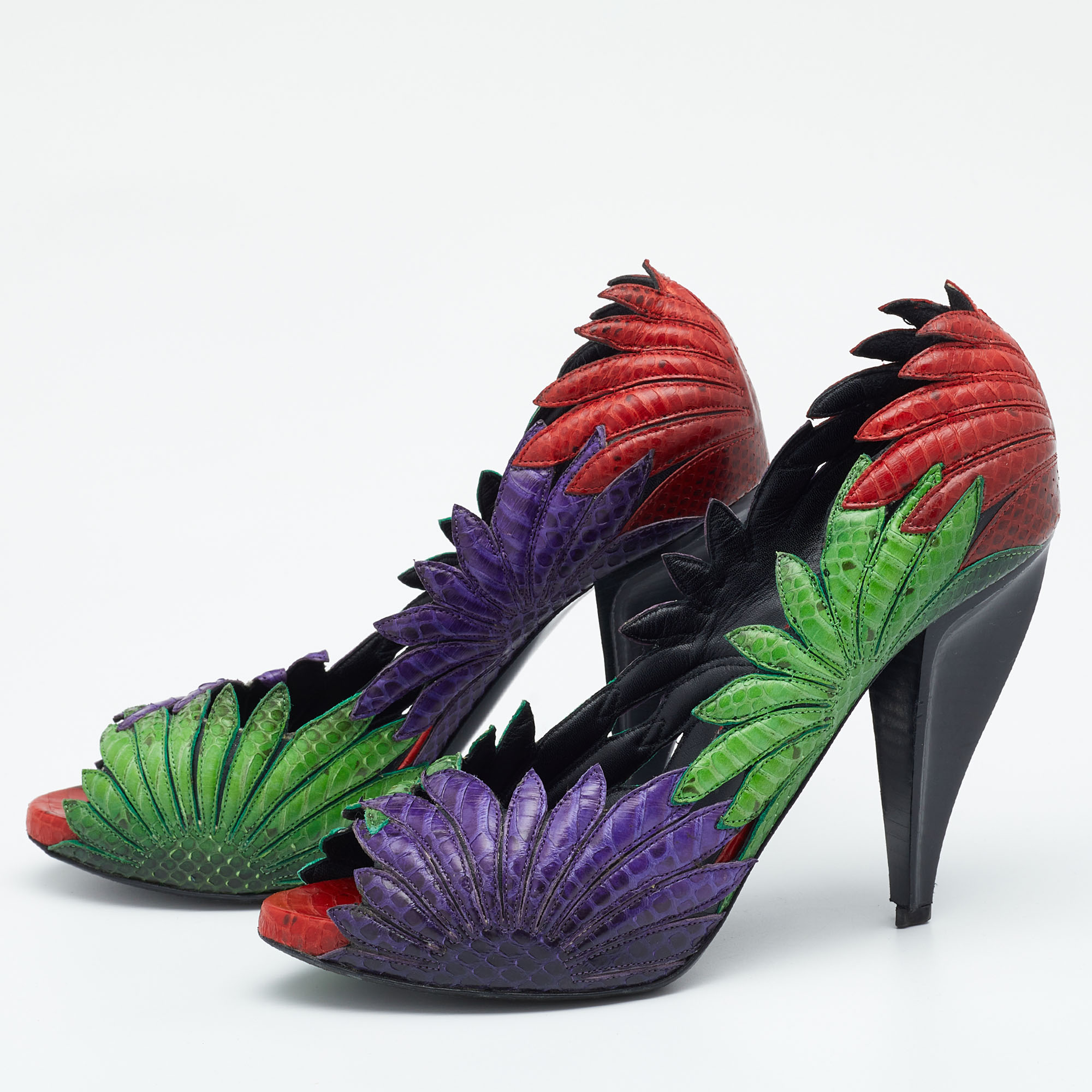 

Bottega Veneta Multicolor Python Floral Cutout Peep Toe Platform Pumps Size