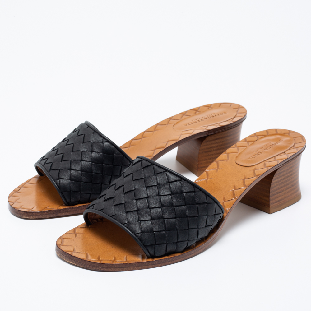 

Bottega Veneta Black Intrecciato Leather Slide Sandals Size