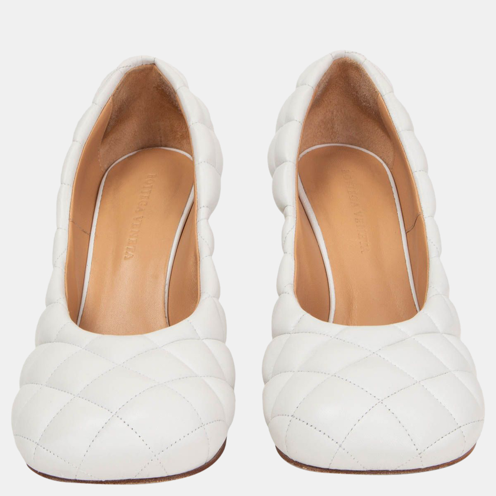 

Bottega Veneta White Quilted Leather Padded Bloc Square-Toe Pumps EU