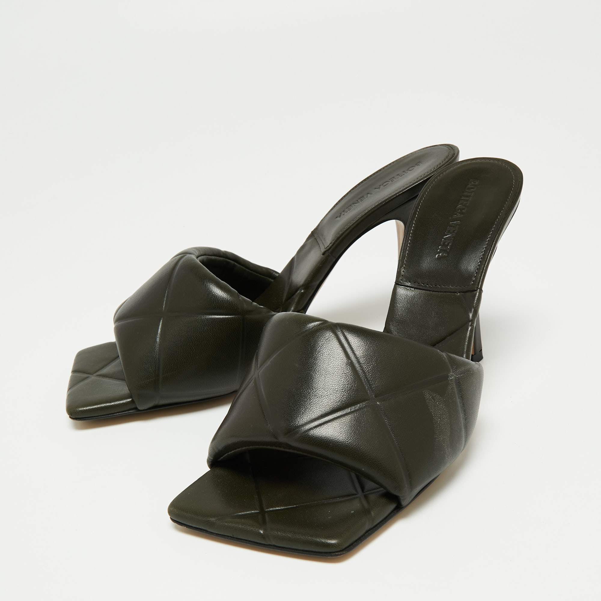 

Bottega Veneta Dark Green Leather Lido Sandals Size