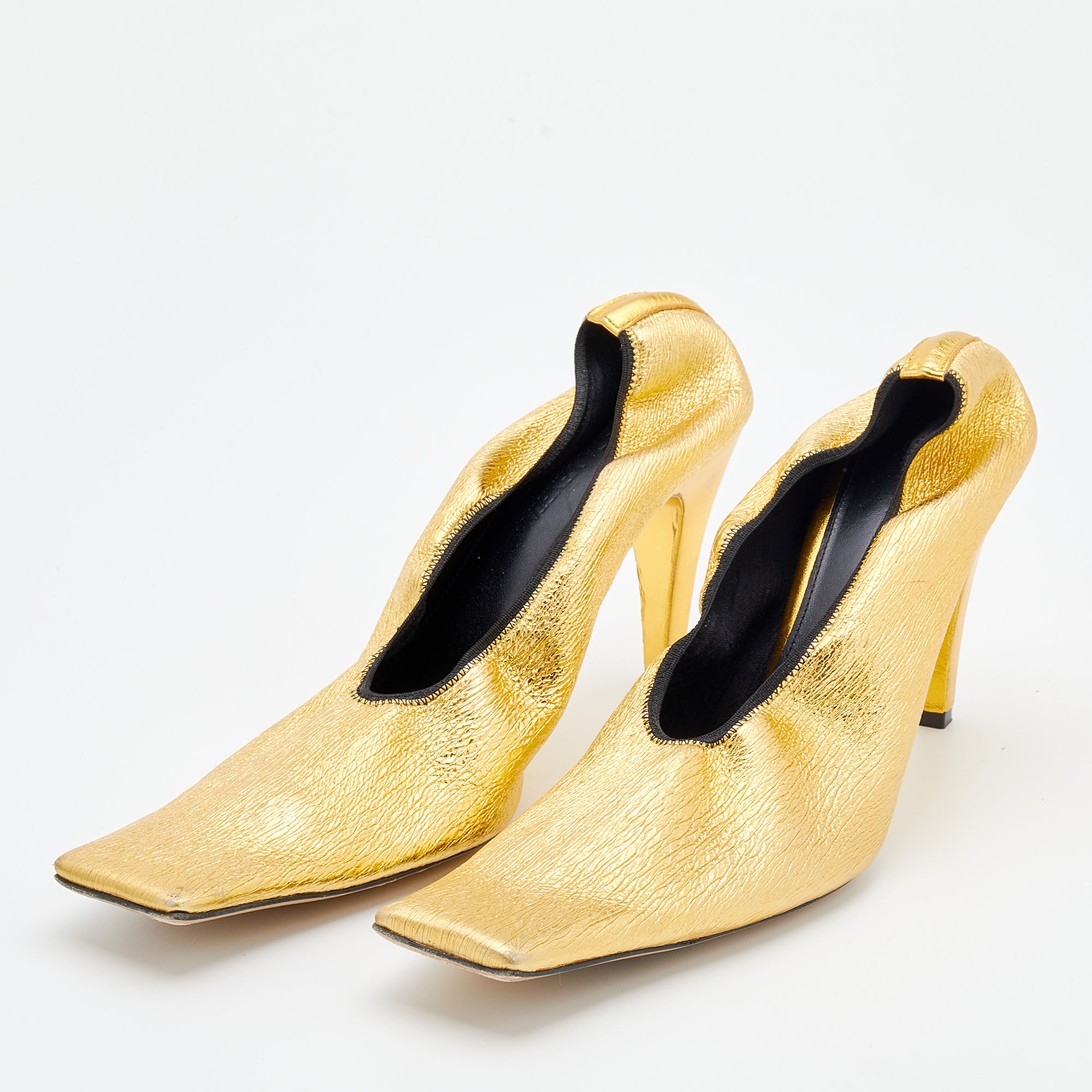 

Bottega Veneta Metallic Gold Leather Square Toe Pumps Size
