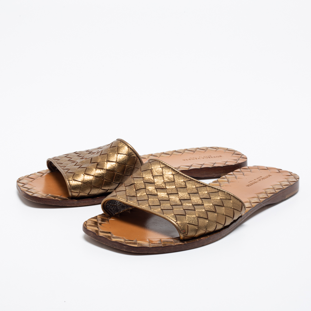 

Bottega Veneta Gold Intrecciato Leather Flats Size