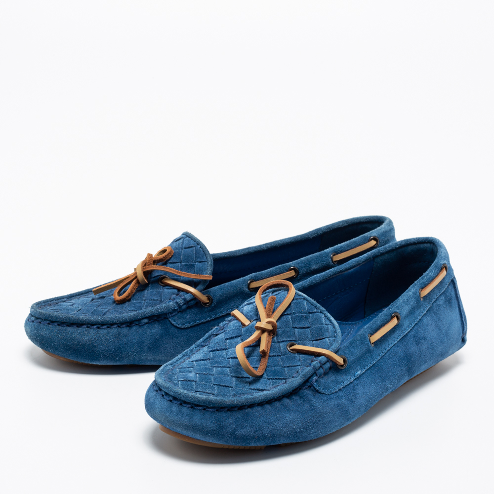 

Bottega Veneta Blue Intrecciato Suede Bow Slip On Loafers Size