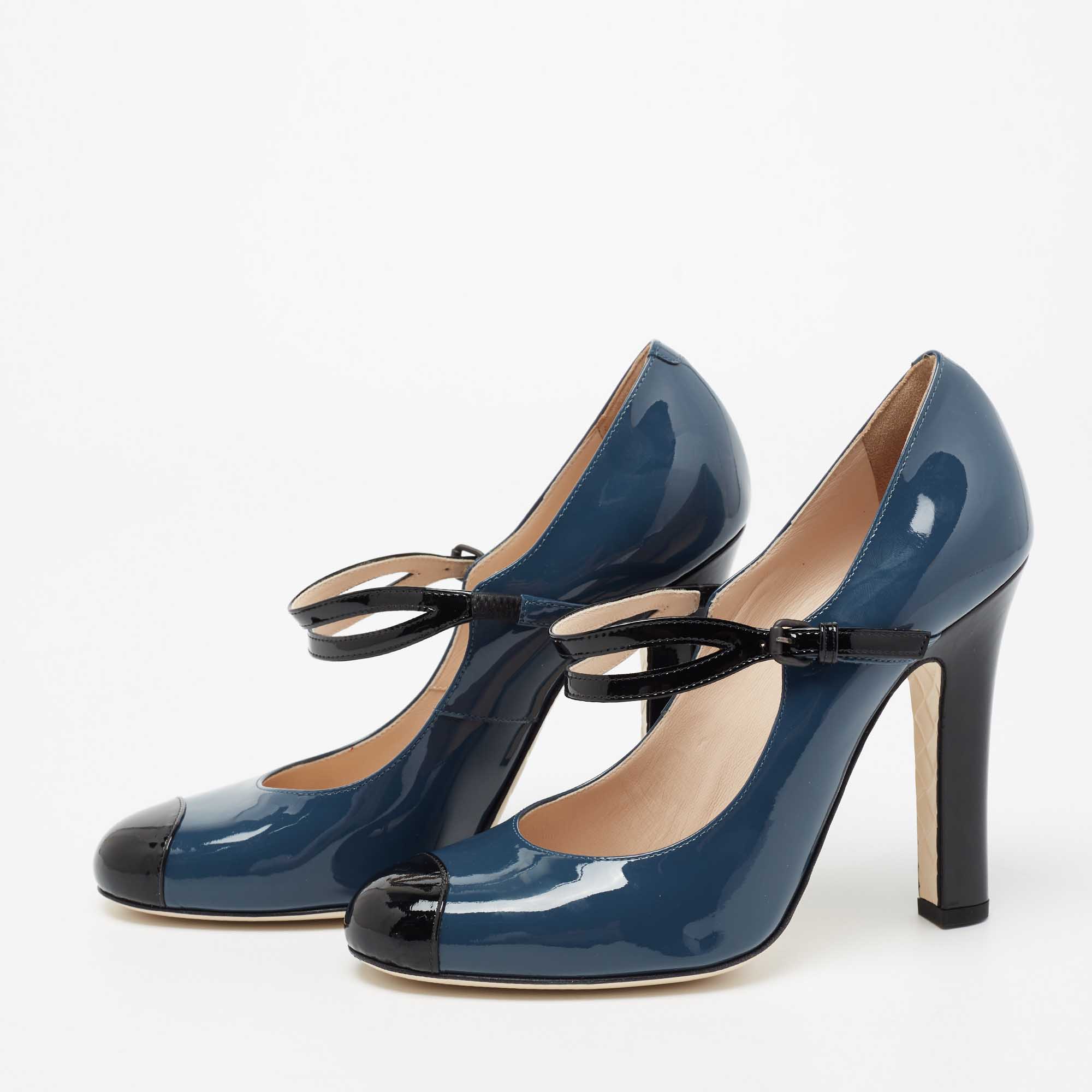

Bottega Veneta Slate Blue/Black Patent Leather Bette Cap Toe Mary Jane Pumps Size