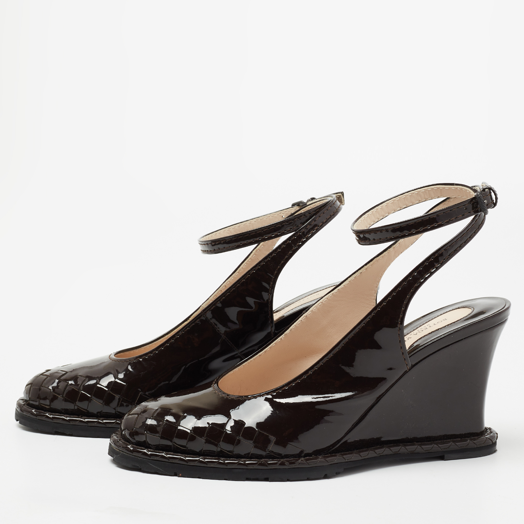 

Bottega Veneta Brown Intrecciato Patent Leather Wedge Ankle Strap Sandals Size