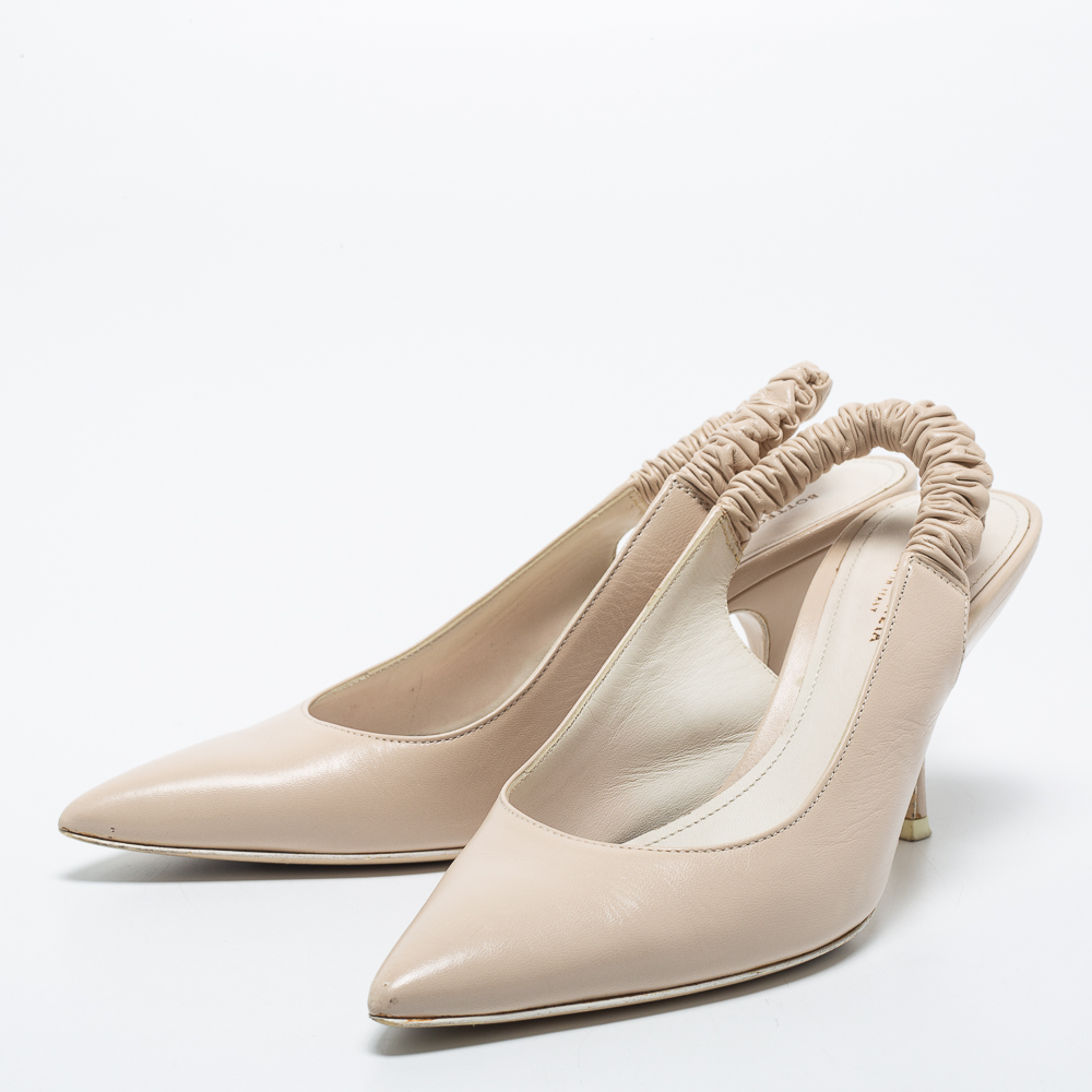 

Bottega Veneta Cream Leather Pointed Toe Slingback Pumps Size