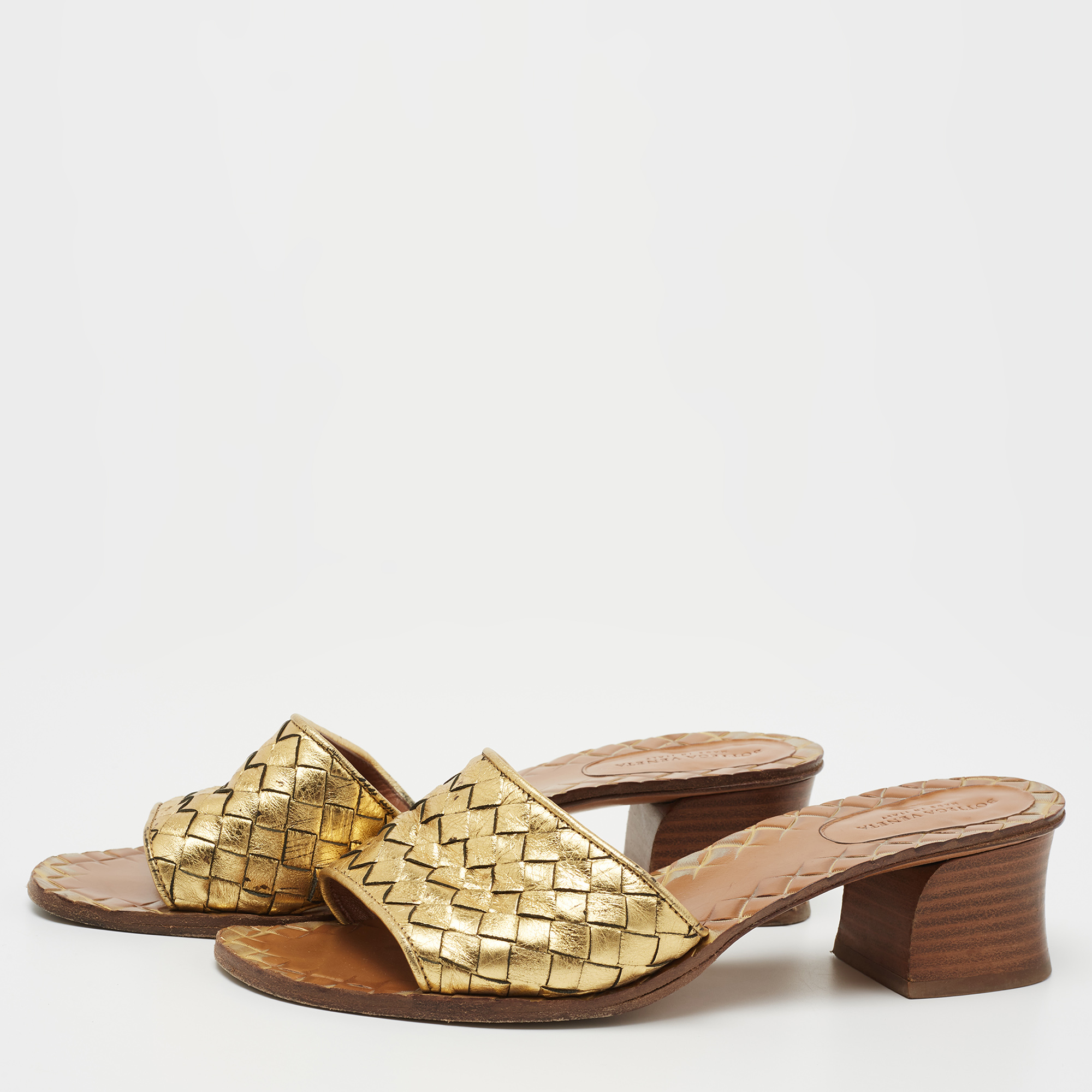 

Bottega Veneta Gold Intrecciato Leather Ravello Slide Sandals Size