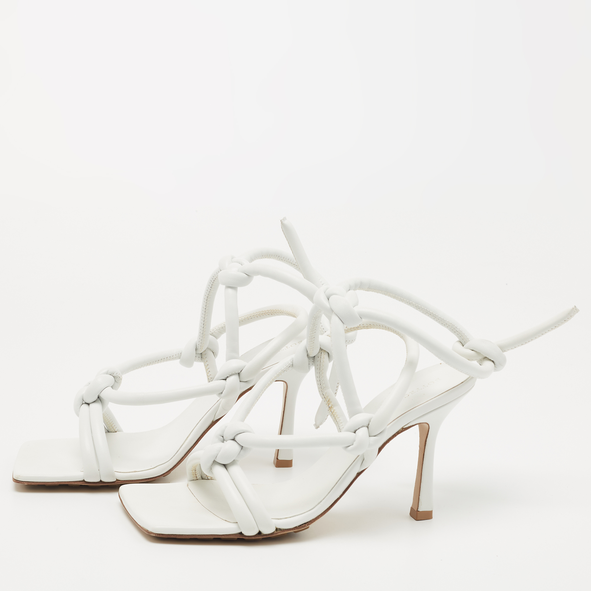 

Bottega Veneta White Leather Knotted Ankle Strap Sandals Size