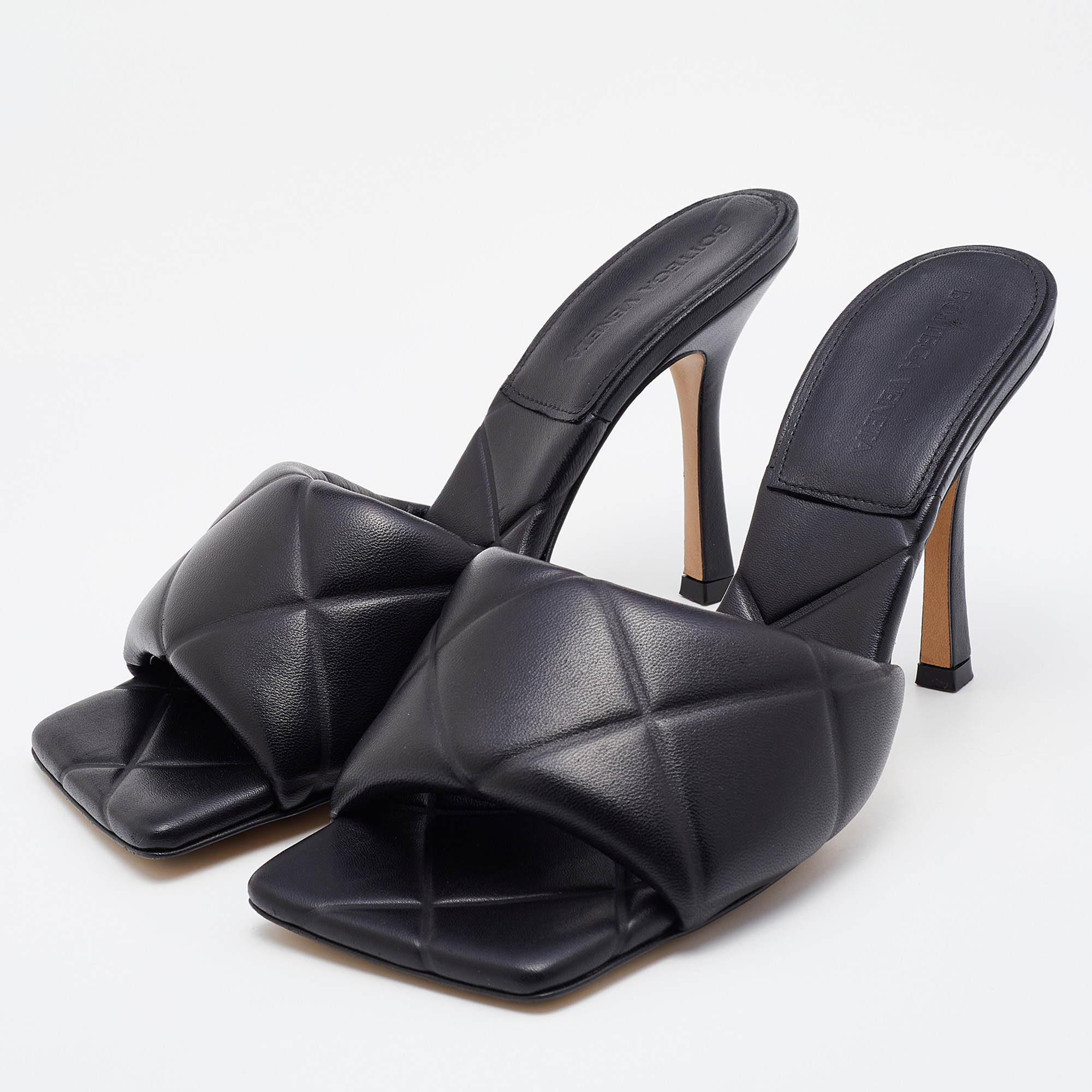 

Bottega Veneta Black Leather Lido Slide Sandals Size