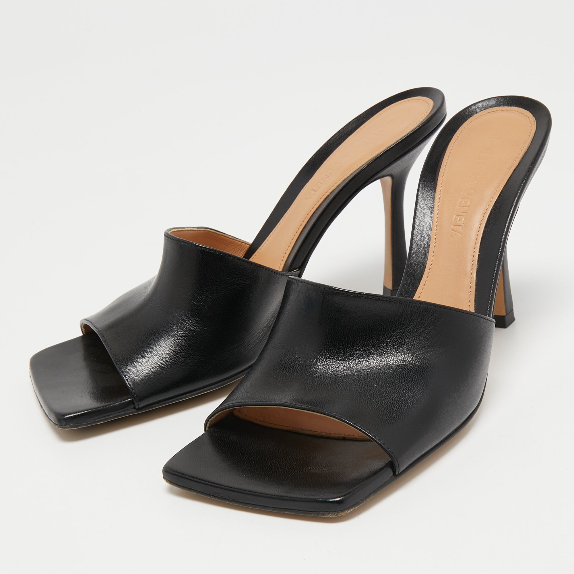 

Bottega Veneta Black Leather Square Toe Slide Sandals Size