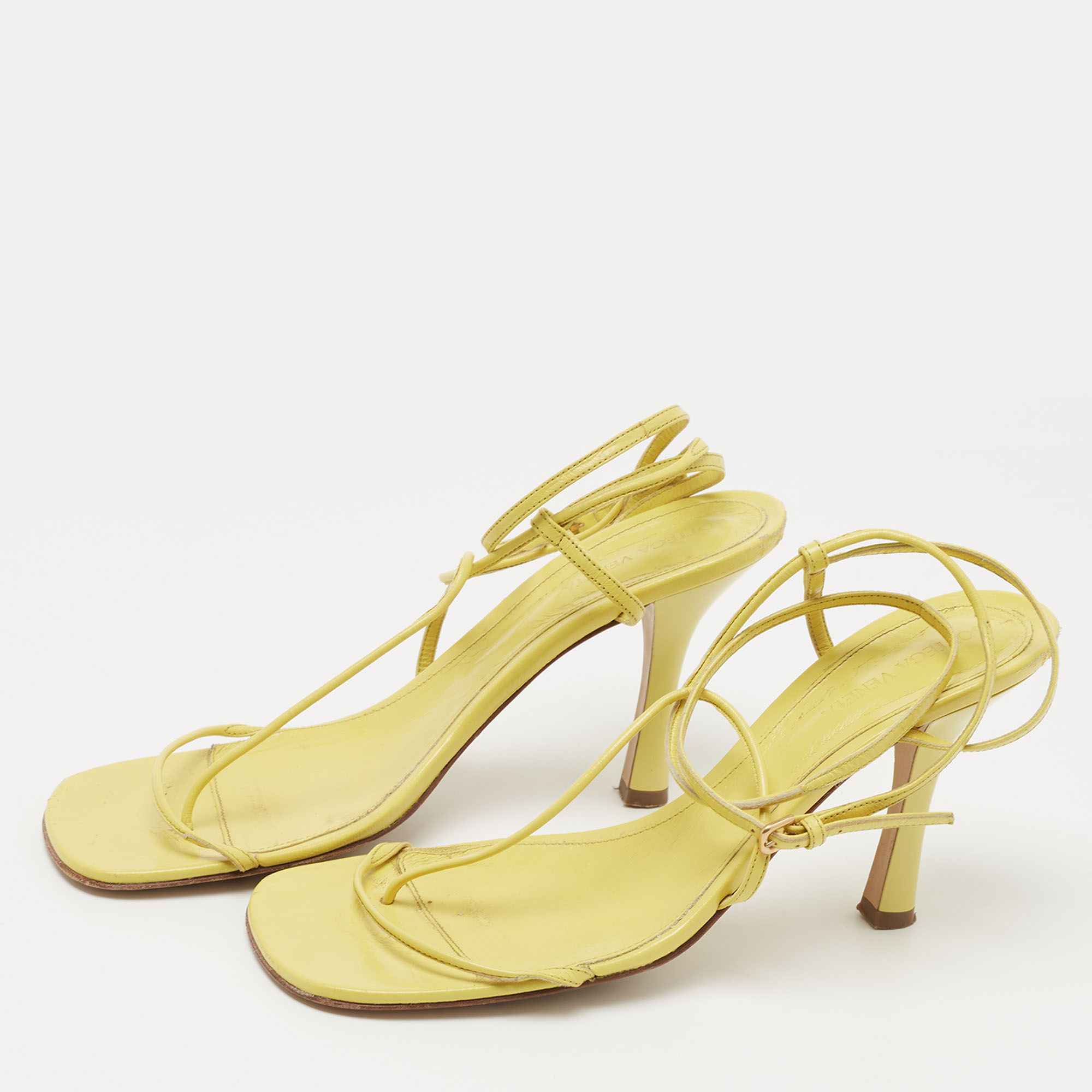 

Bottega Veneta Yellow Leather Ankle Tie Sandals Size