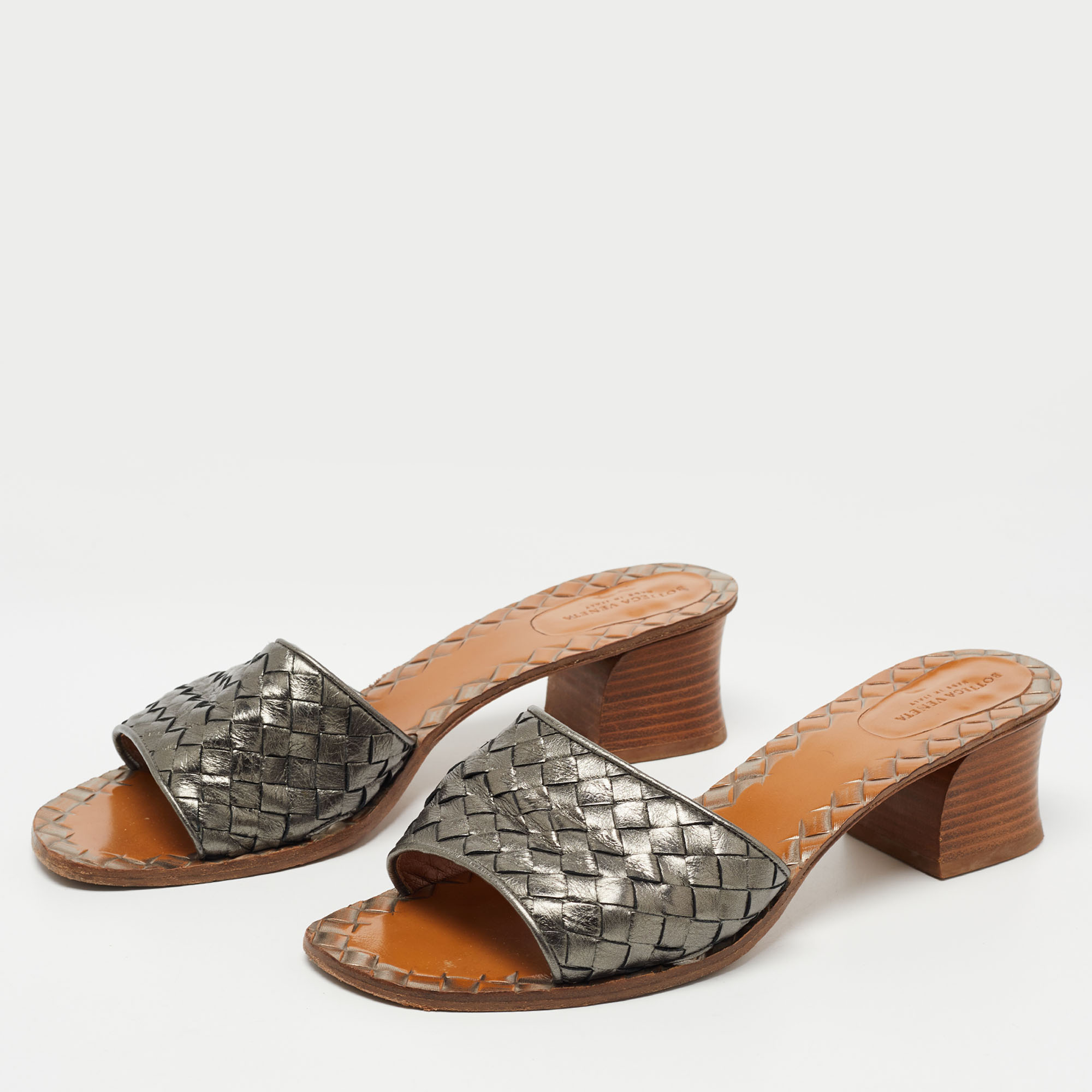 

Bottega Veneta Metallic Grey Intrecciato Leather Ravello Slide Sandals Size