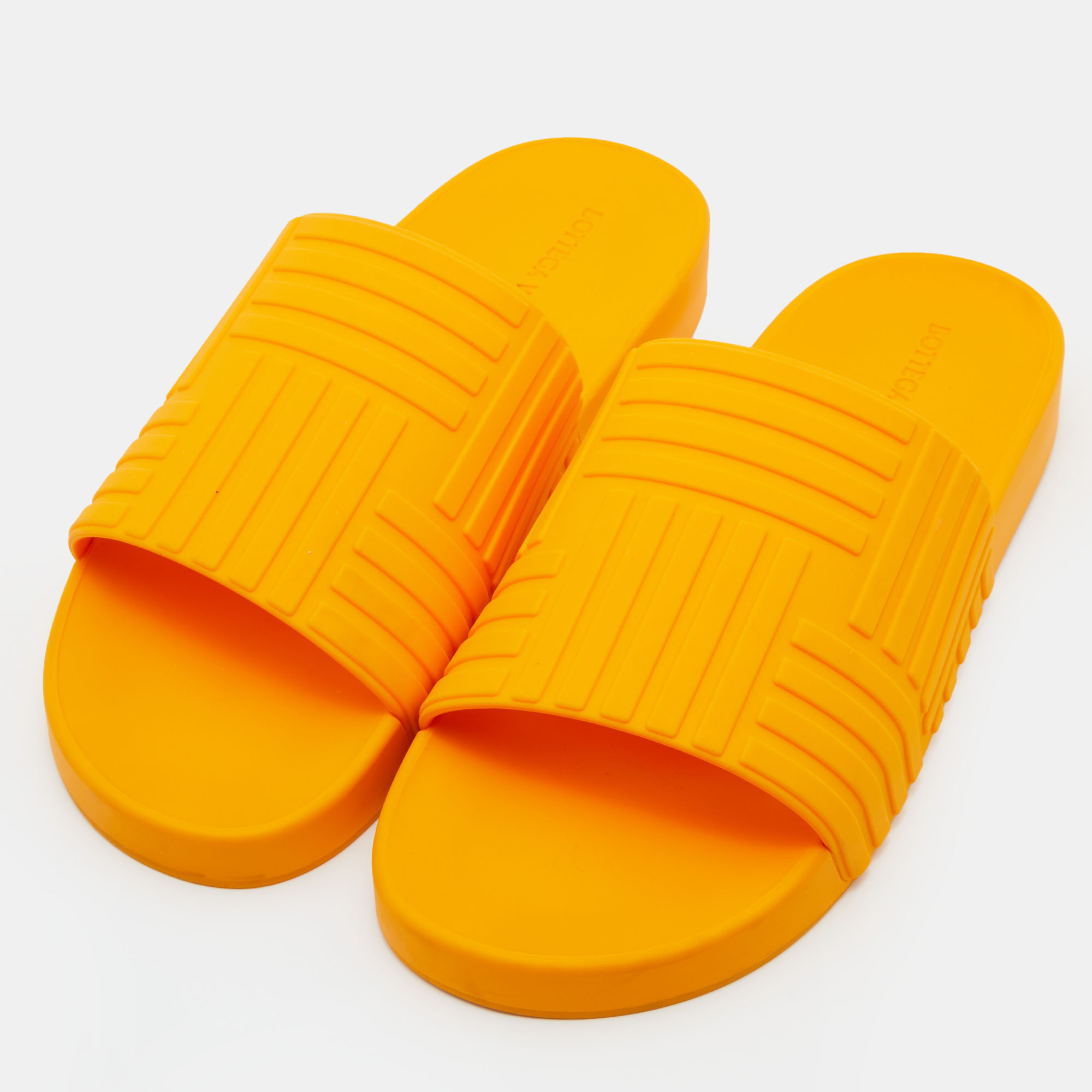 

Bottega Veneta Bright Orange Rubber Flat Slides Size