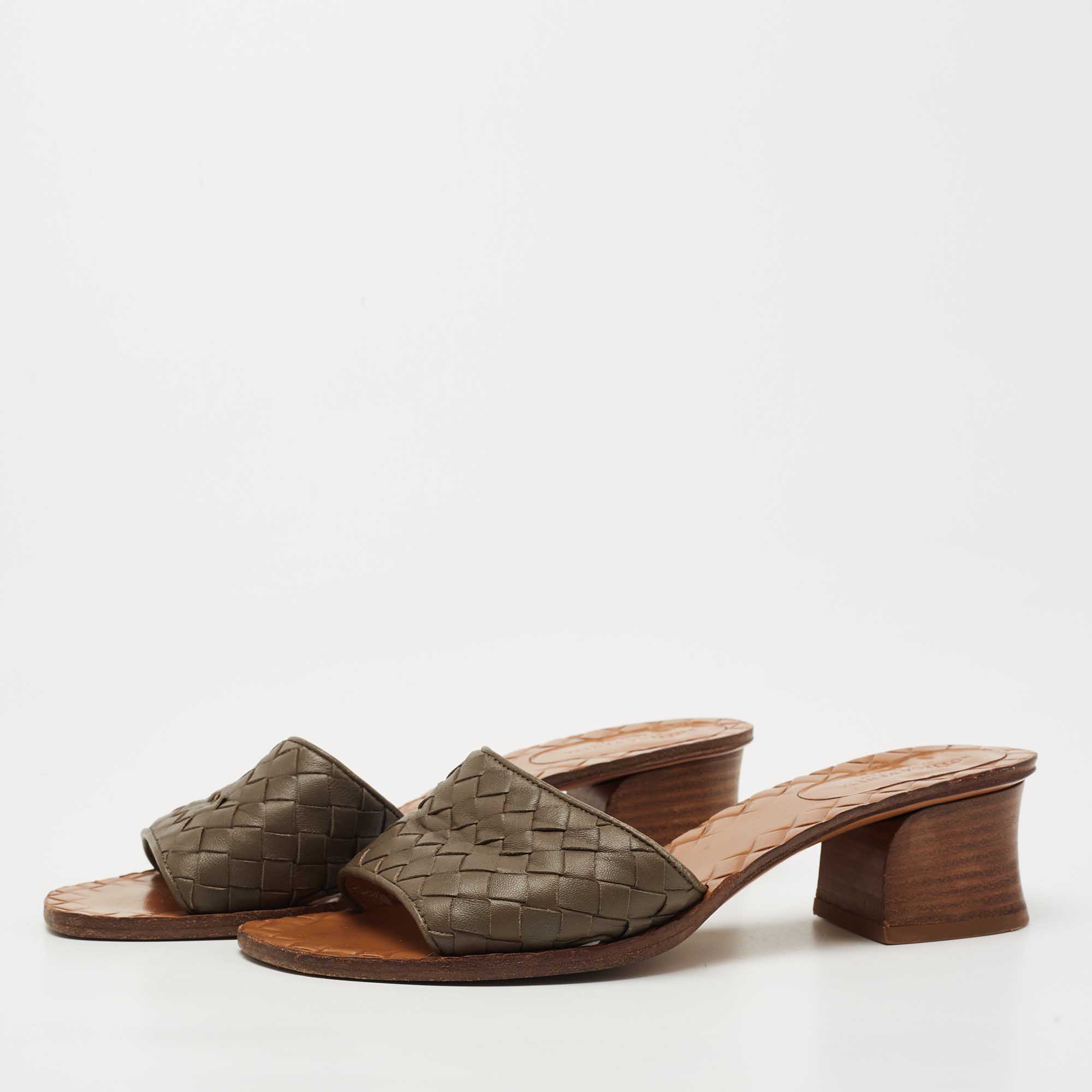 

Bottega Veneta Brown Leather Ravello Slide Sandals Size