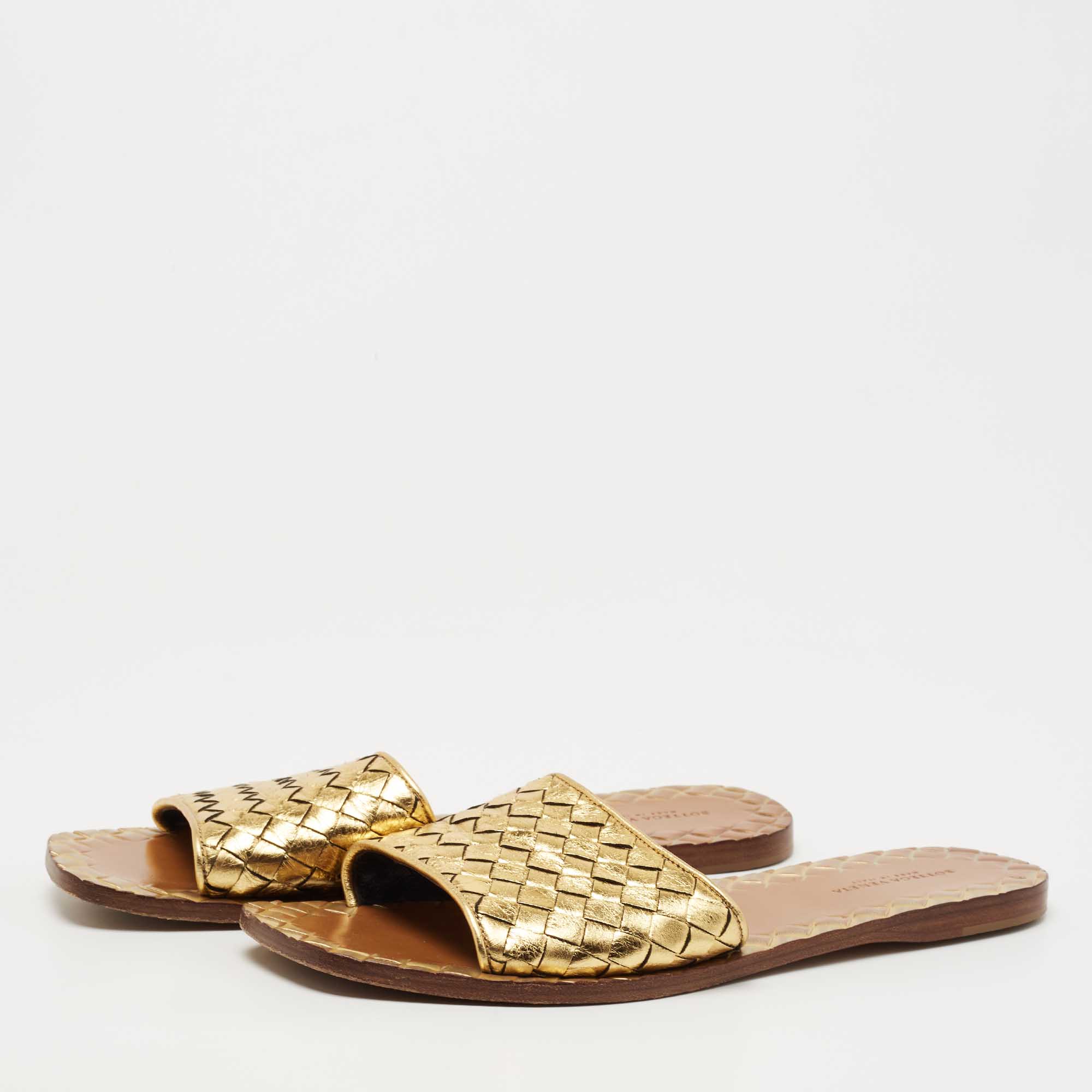 

Bottega Veneta Gold Intrecciato Leather Flat Slides Size