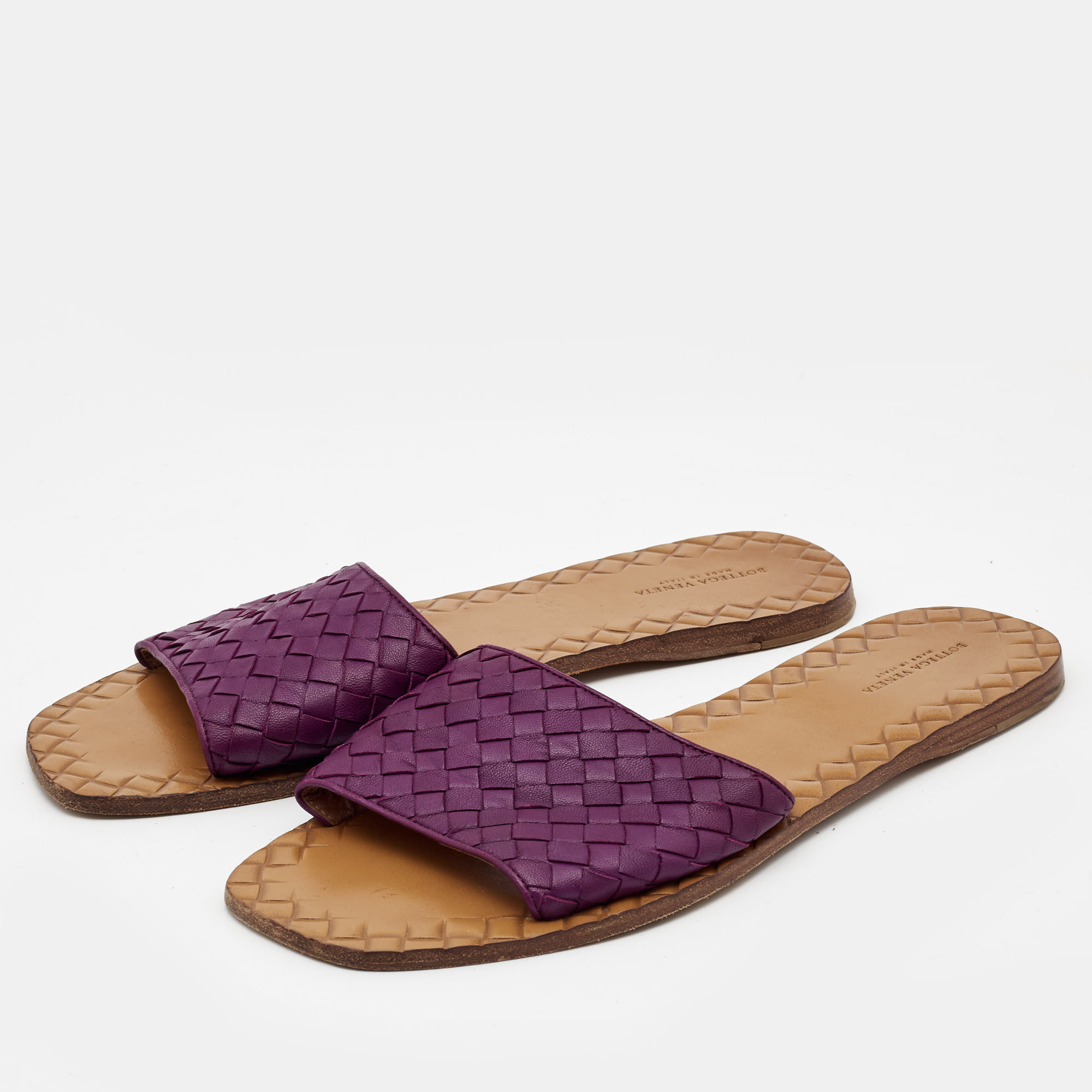 

Bottega Veneta Purple Leather Flat Slide Size