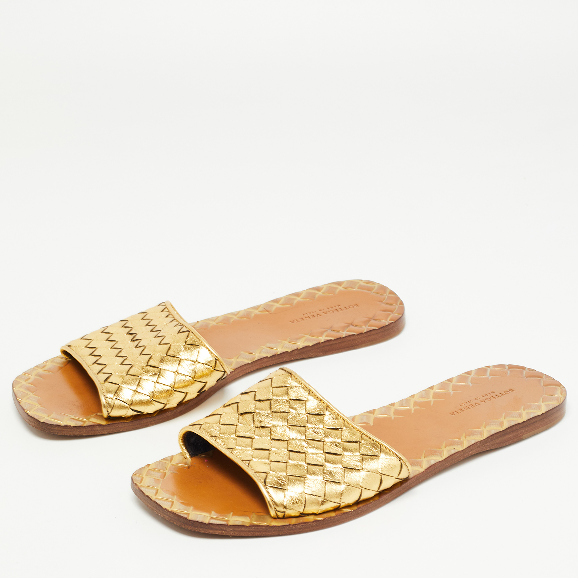 

Bottega Veneta Gold Intrecciato Leather Flat Slides Size