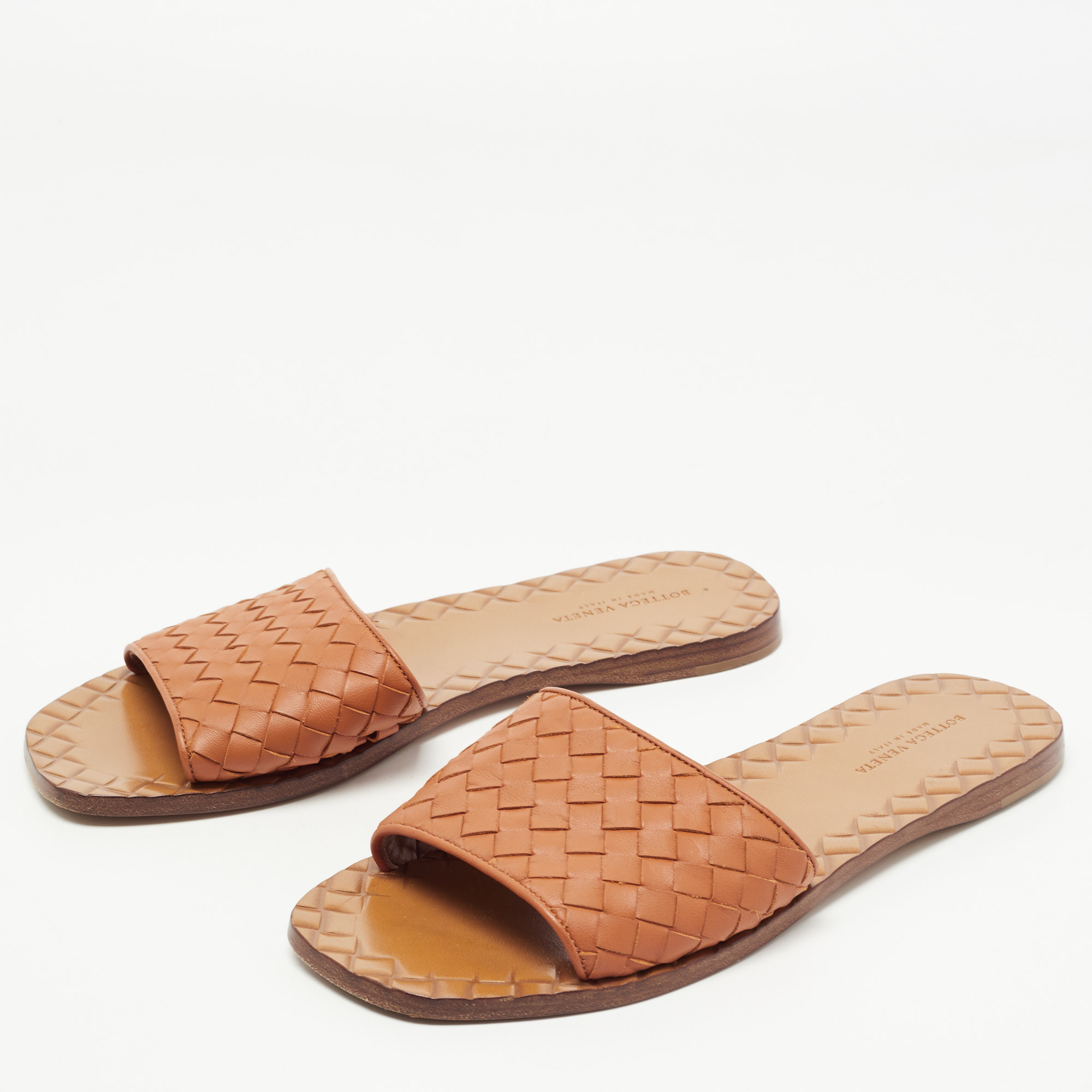 

Bottega Veneta Orange Intrecciato Leather Flat Slides Size