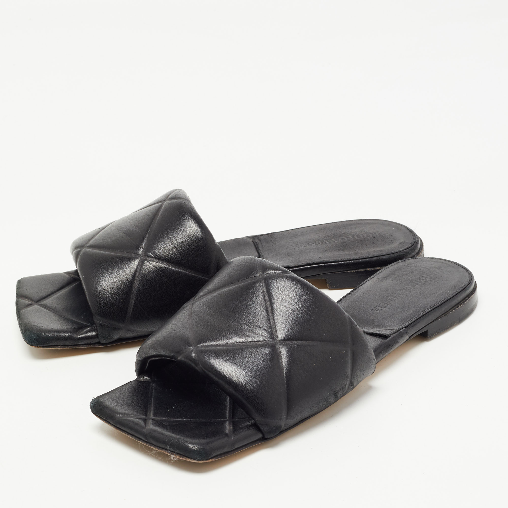 

Bottega Veneta Black Quilted Leather Flat Slides Size