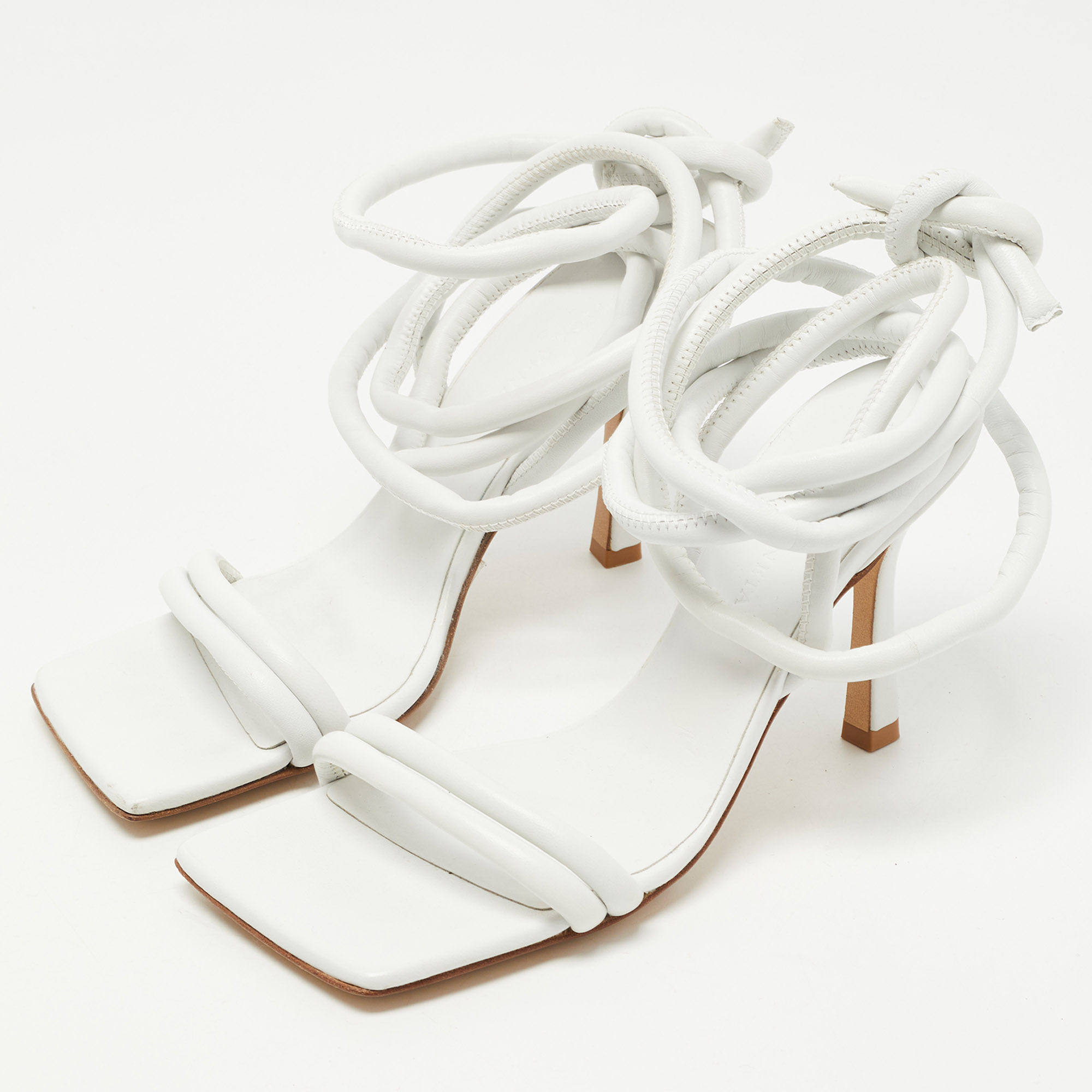 

Bottega Veneta White Quilted Leather Ankle Strap Sandals Size