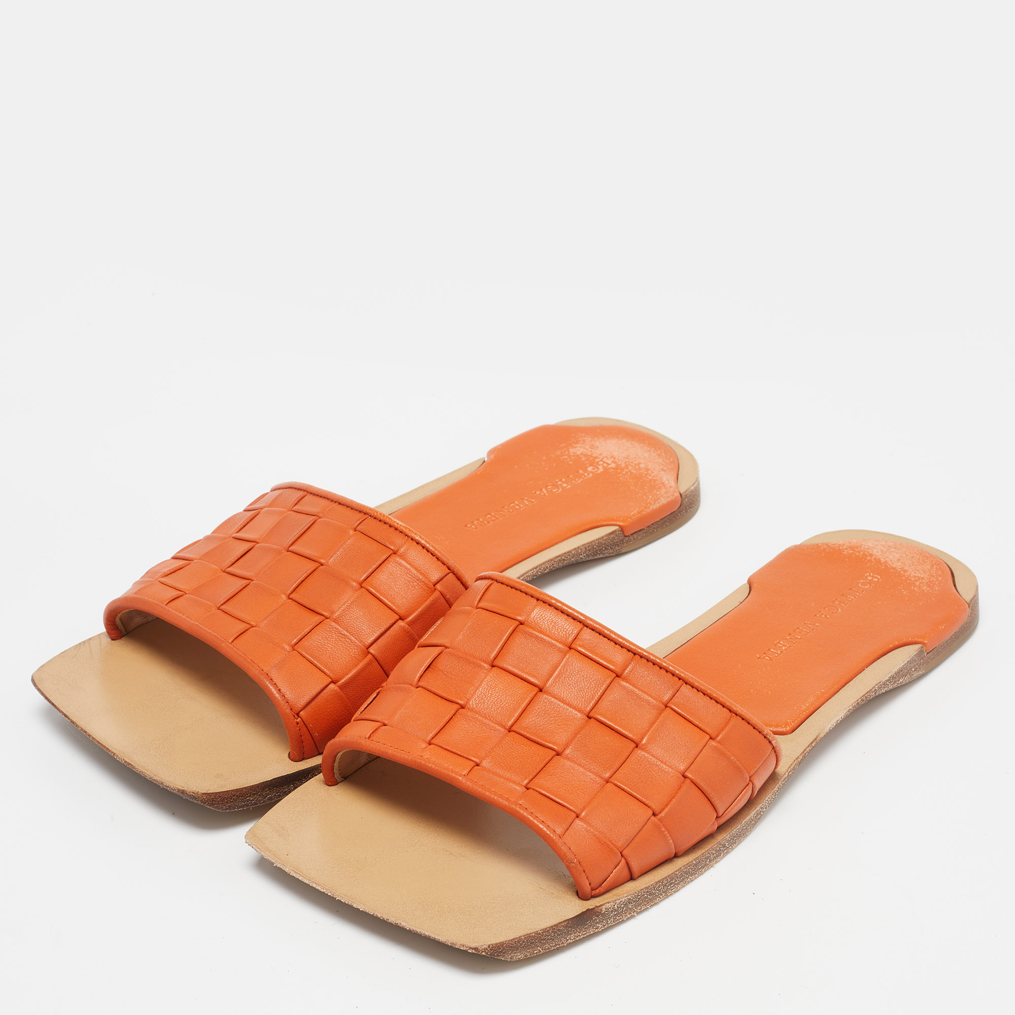 

Bottega Veneta Orange/Beige Intrecciato Leather Square Toe Flat Slides Size