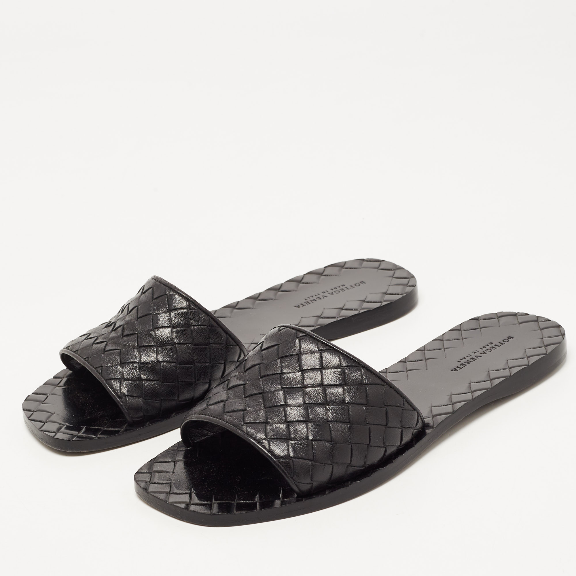 

Bottega Veneta Black Leather Intrecciato Flat Slides Size