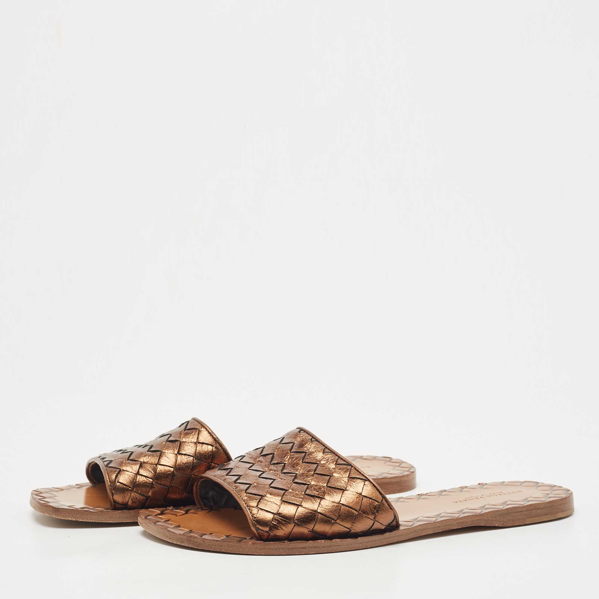 

Bottega Veneta Metallic Intrecciato Leather Flat Slides Size, Brown