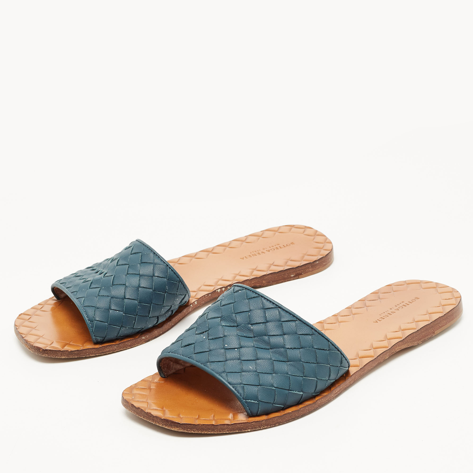 

Bottega Veneta Blue Intrecciato Leather Flat Slides Size