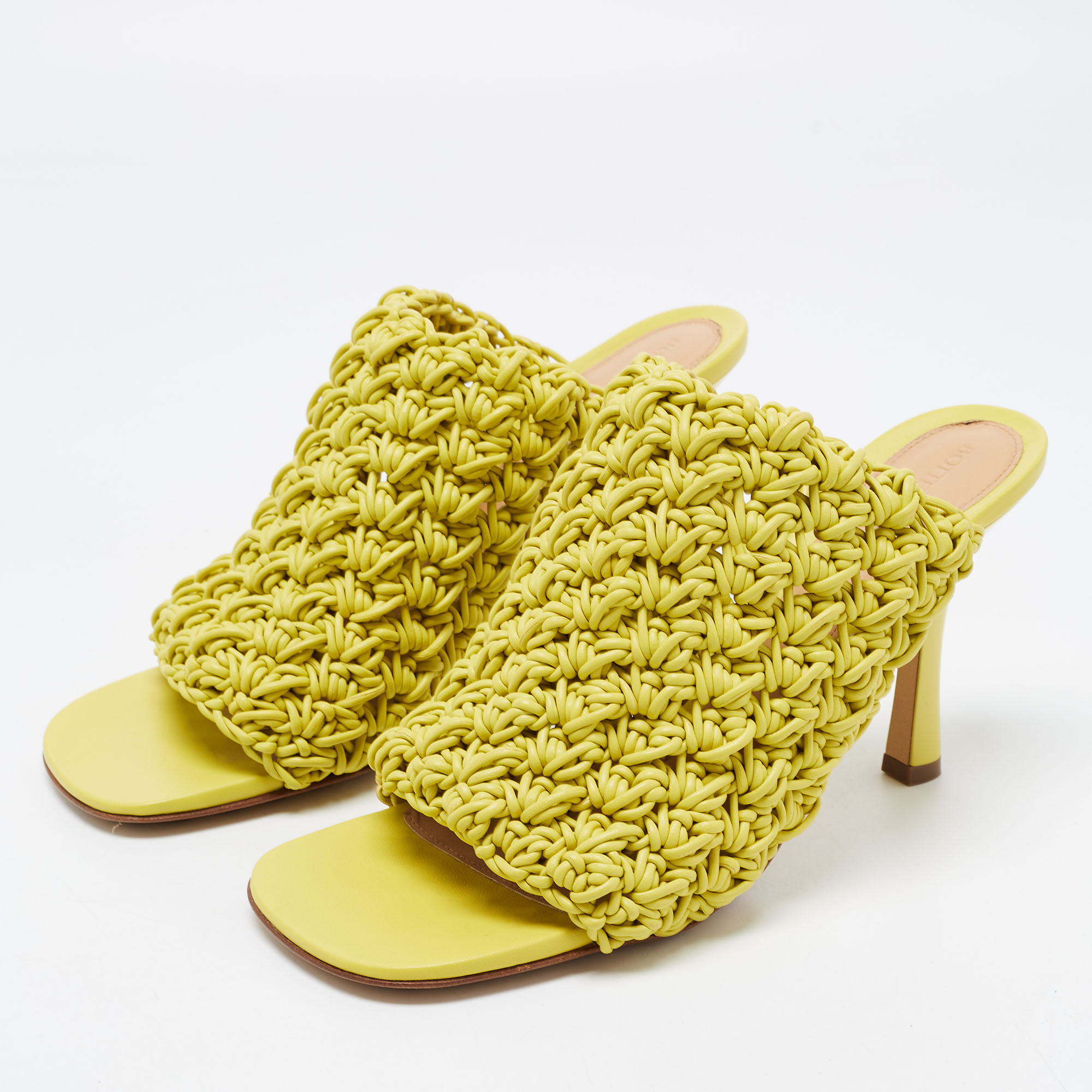 

Bottega Veneta Yellow Woven Leather Board Mule Sandals Size