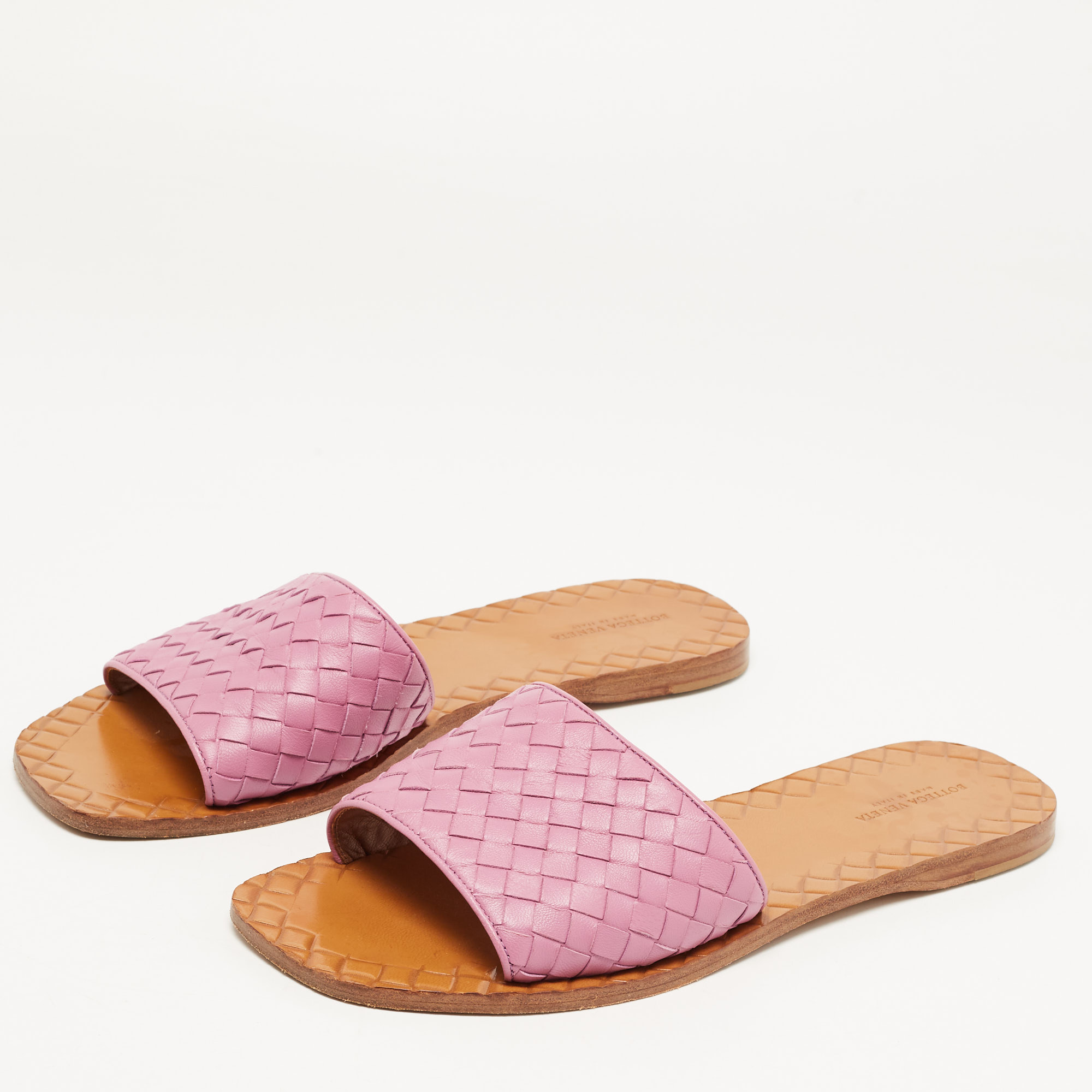 

Bottega Veneta Purple Leather Intrecciato Flat Slides Size