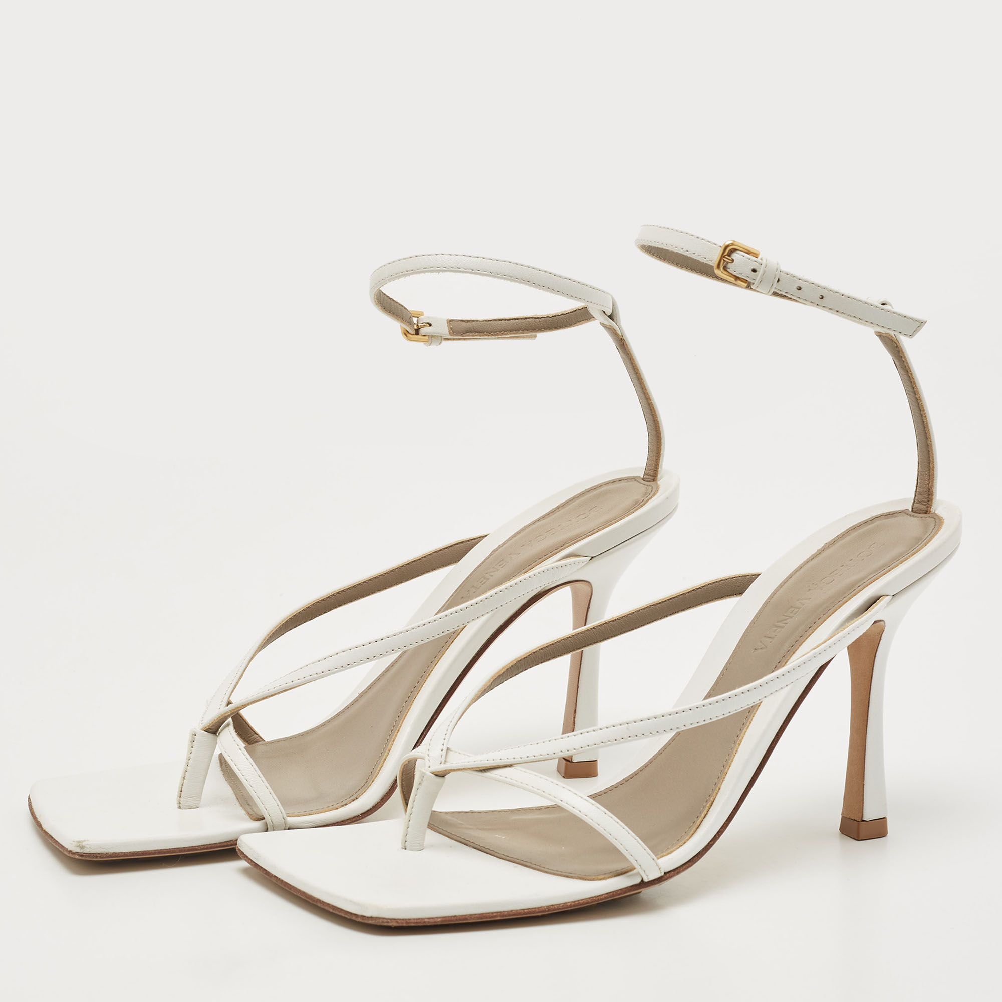 

Bottega Veneta White Leather Ankle Strap Sandals Size