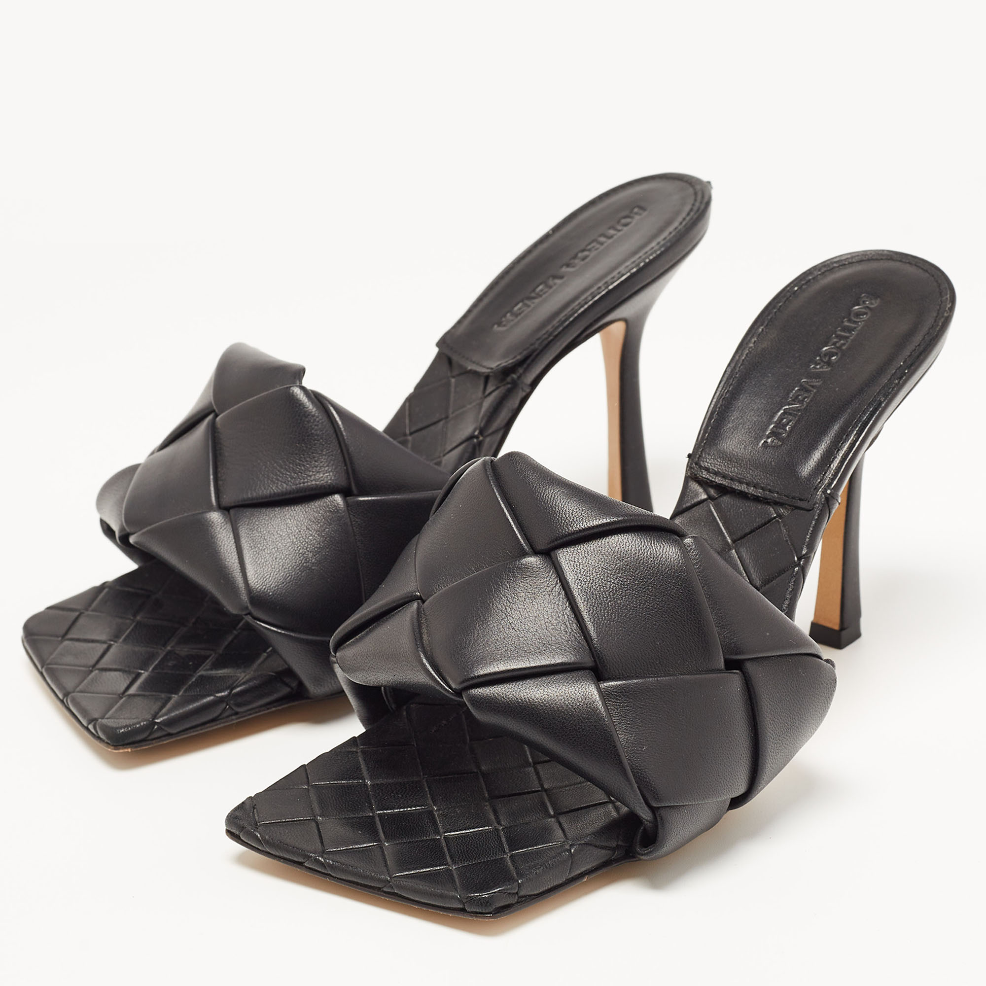 

Bottega Veneta Black Intrecciato Leather Padded Slide Sandals Size
