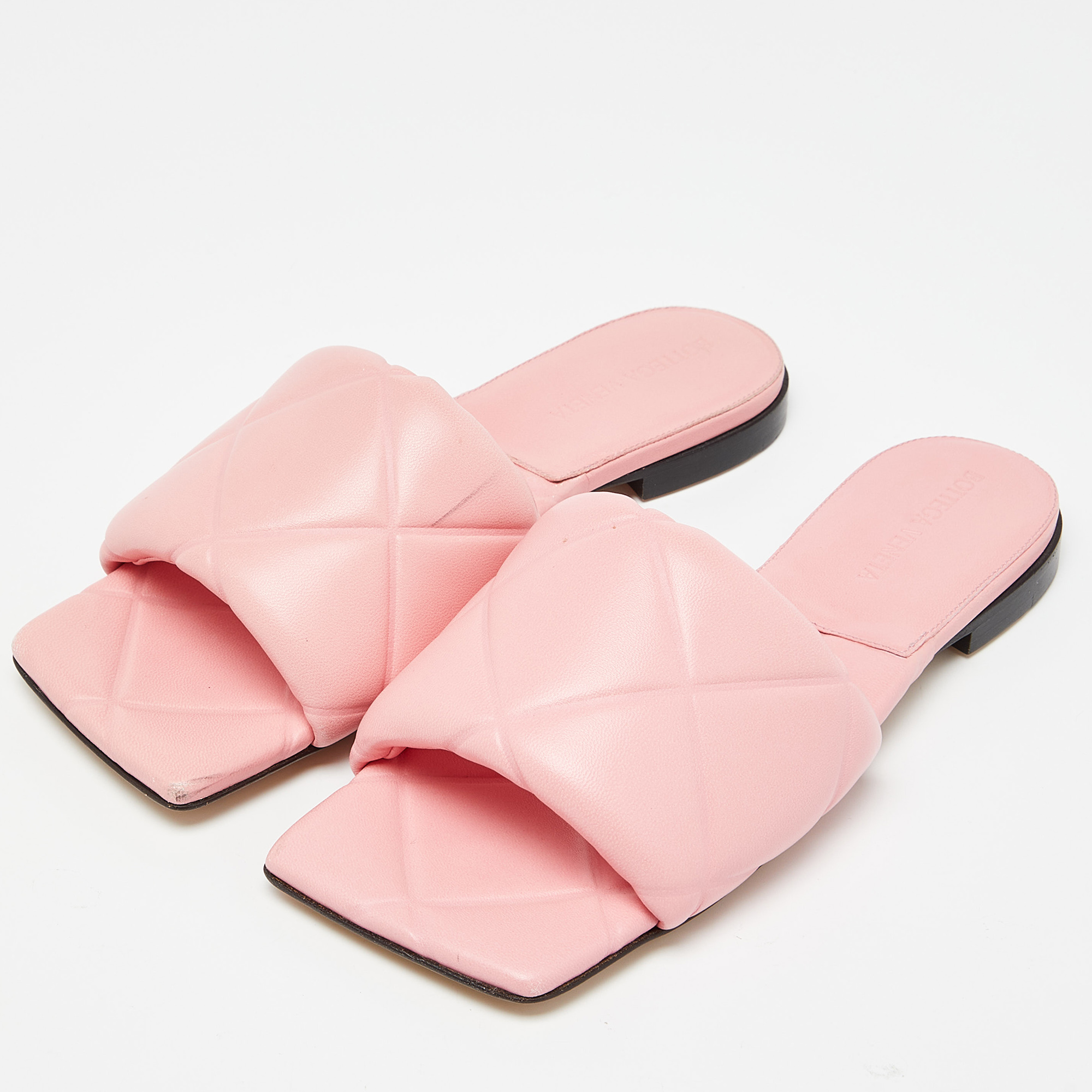 

Bottega Veneta Pink Quilted Leather Lido Flat Slides Size