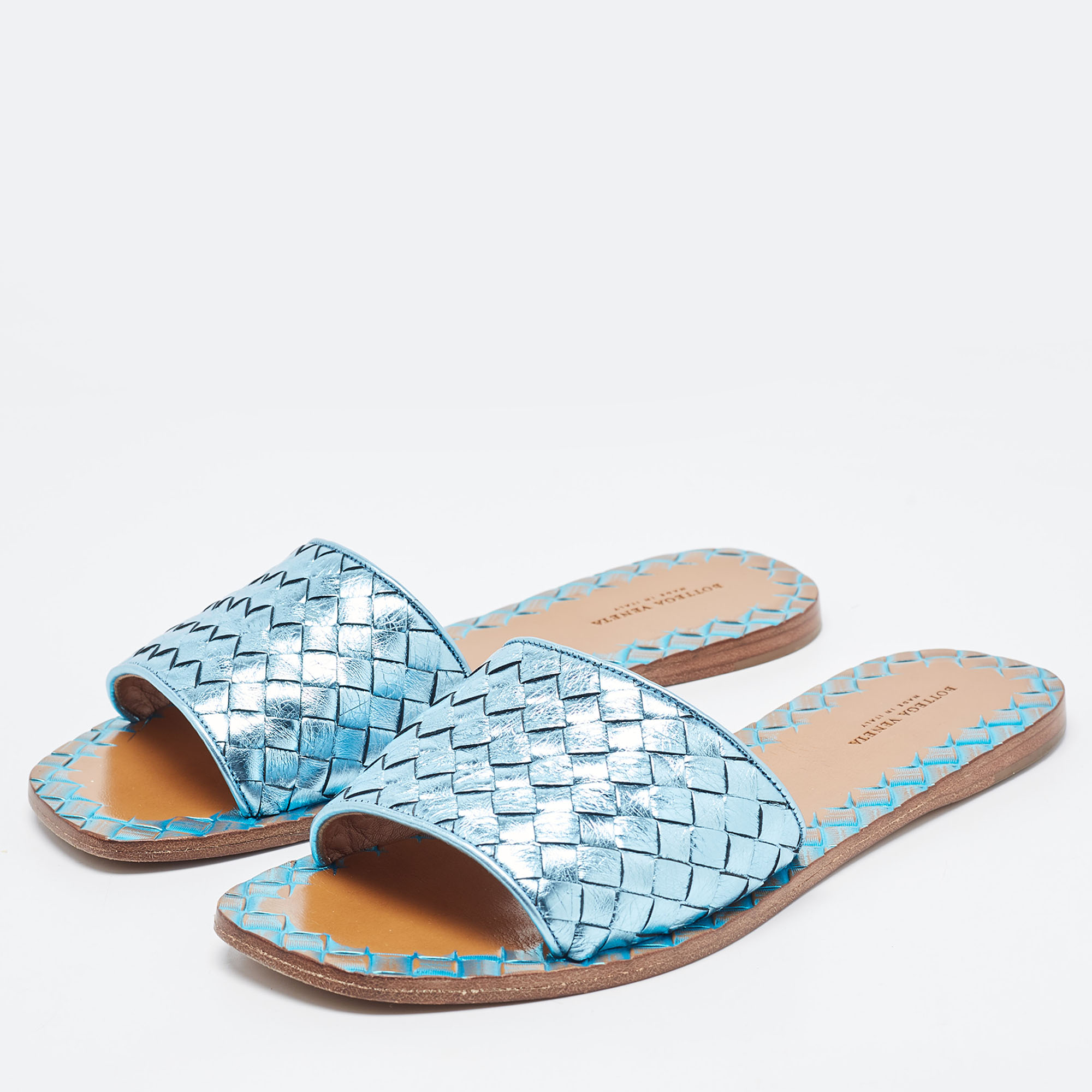 

Bottega Veneta Metallic Blue Leather Flat Slides Size