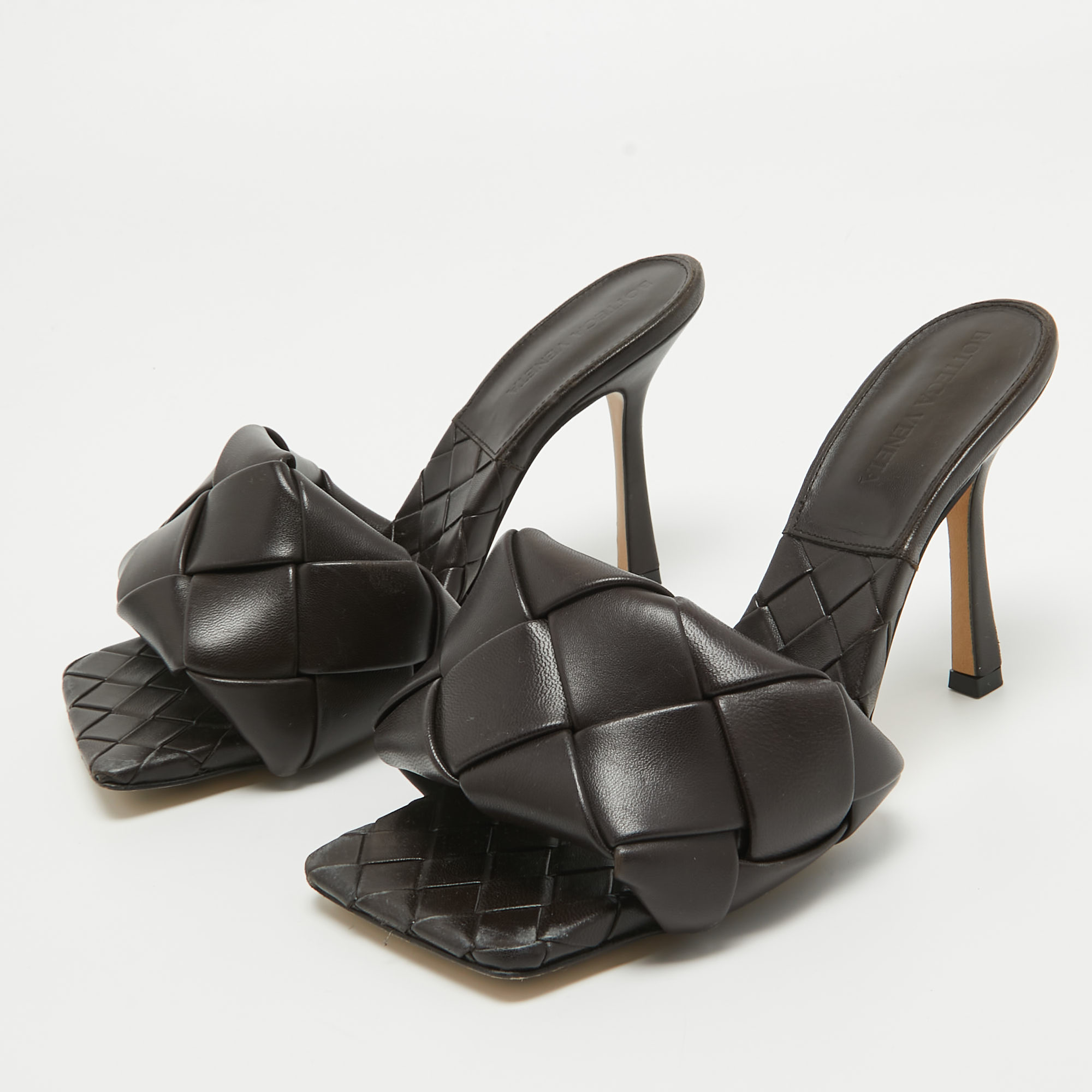 

Bottega Dark Brown Quilted Leather Lido Slide Sandals Size