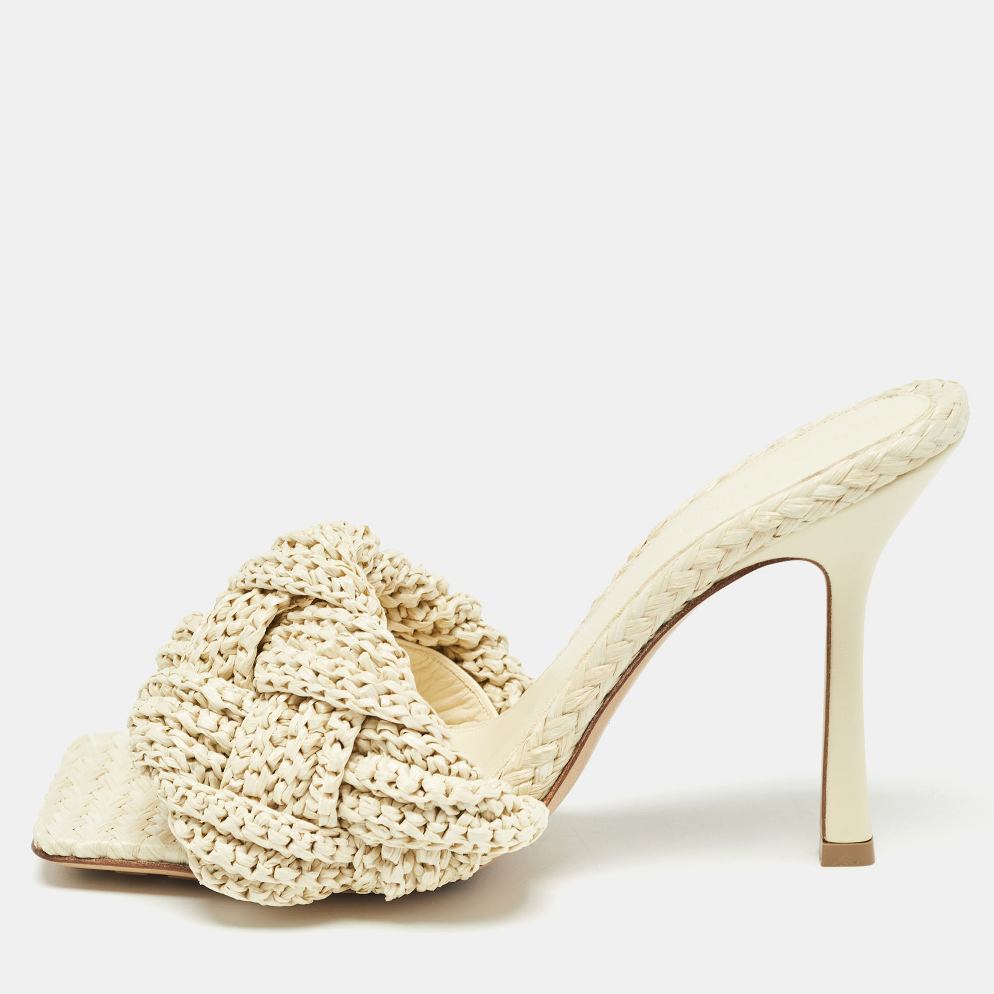 

Bottega Veneta Cream Raffia Lido Slide Sandals Size