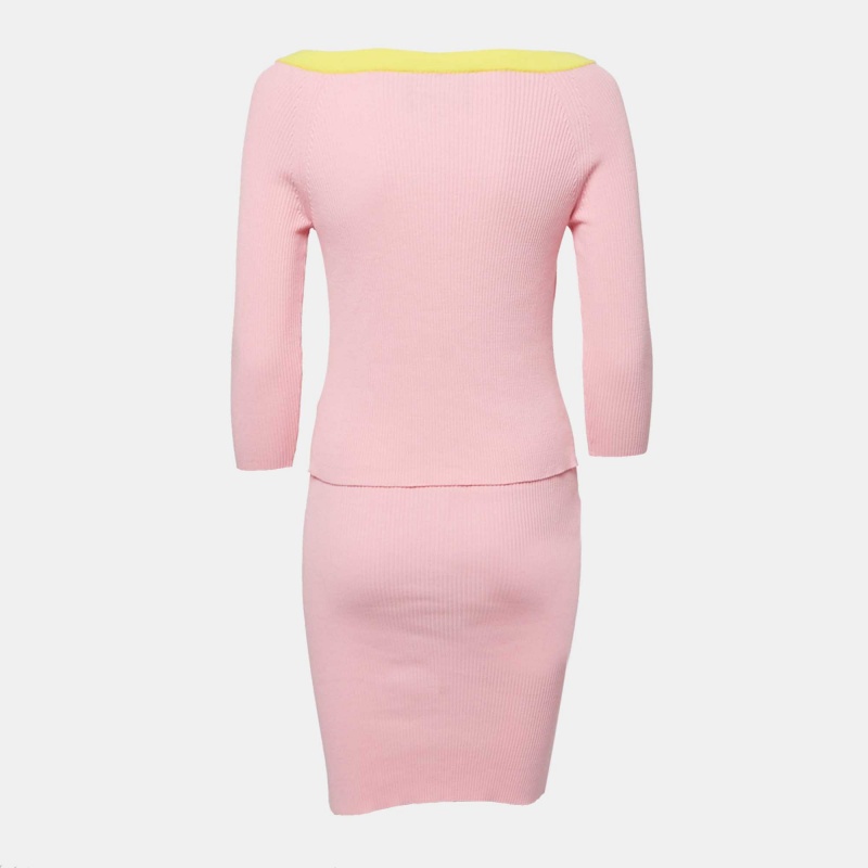 

Boutique Moschino Pink Ribbed Knit Cardigan & Skirt Set