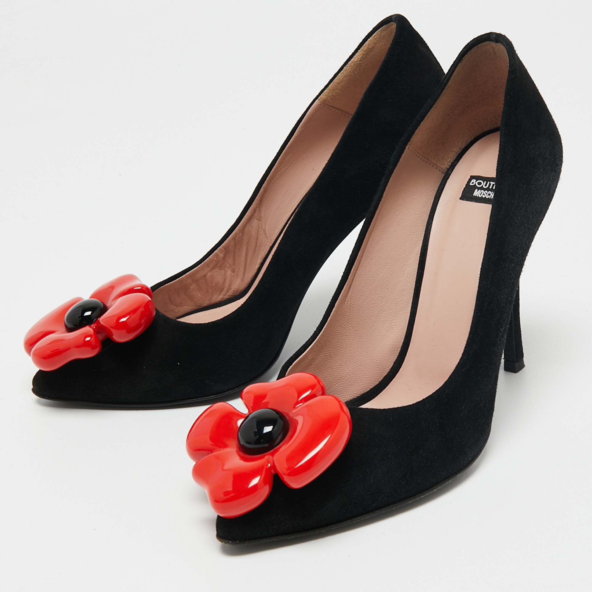 

Boutique Moschino Black Suede Flower Pumps Size